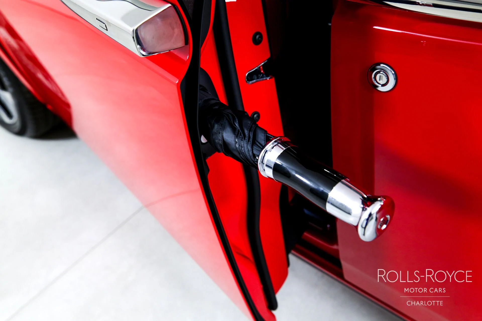 mph028_3083816092_Used_2024_Rolls_Royce_Phantom_EWB_1745331546_3a1f62eeac