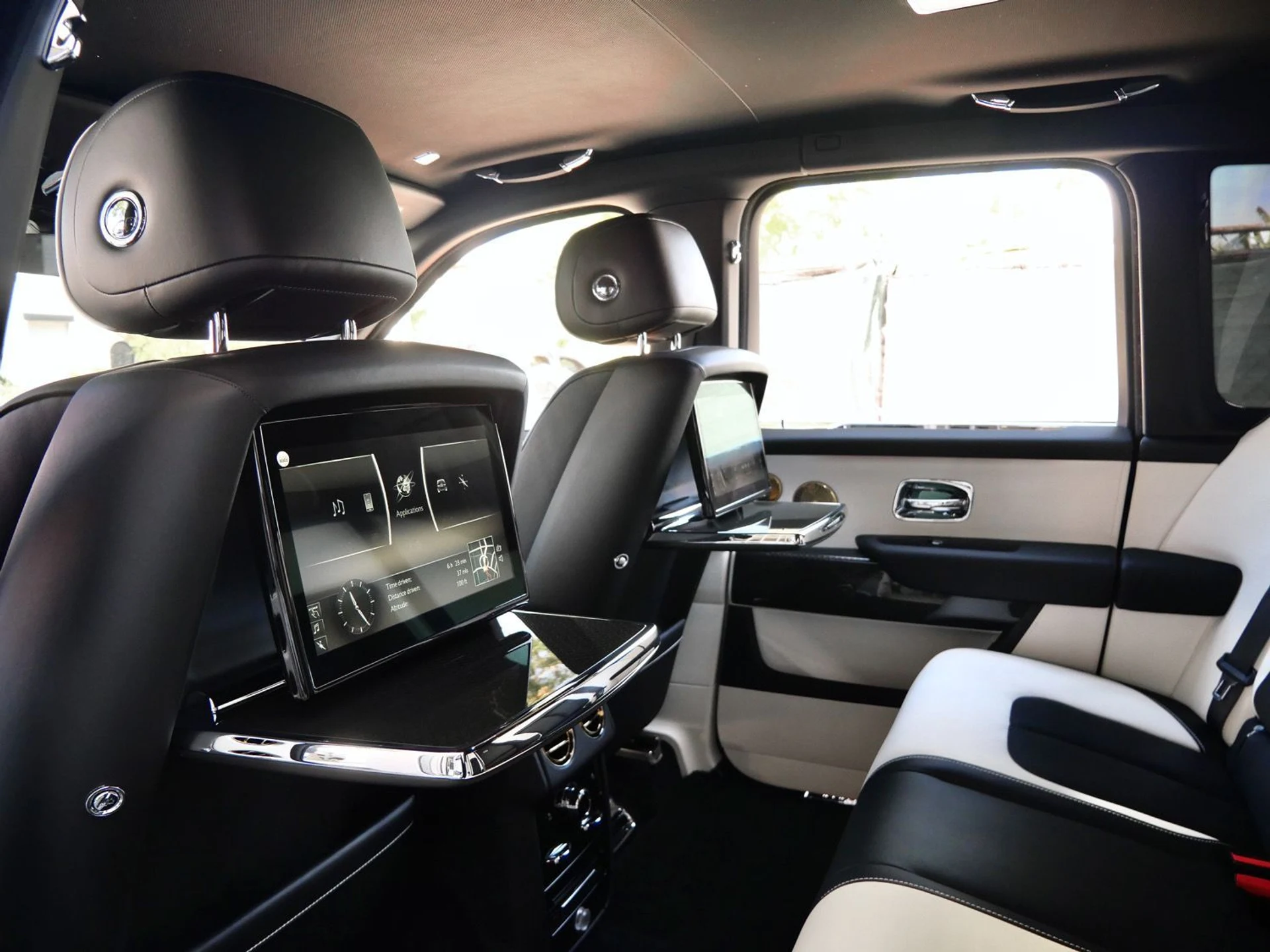 mph028_3090522751_c4e99f5b4255b2011ed15033370dc707x_99573ae83a