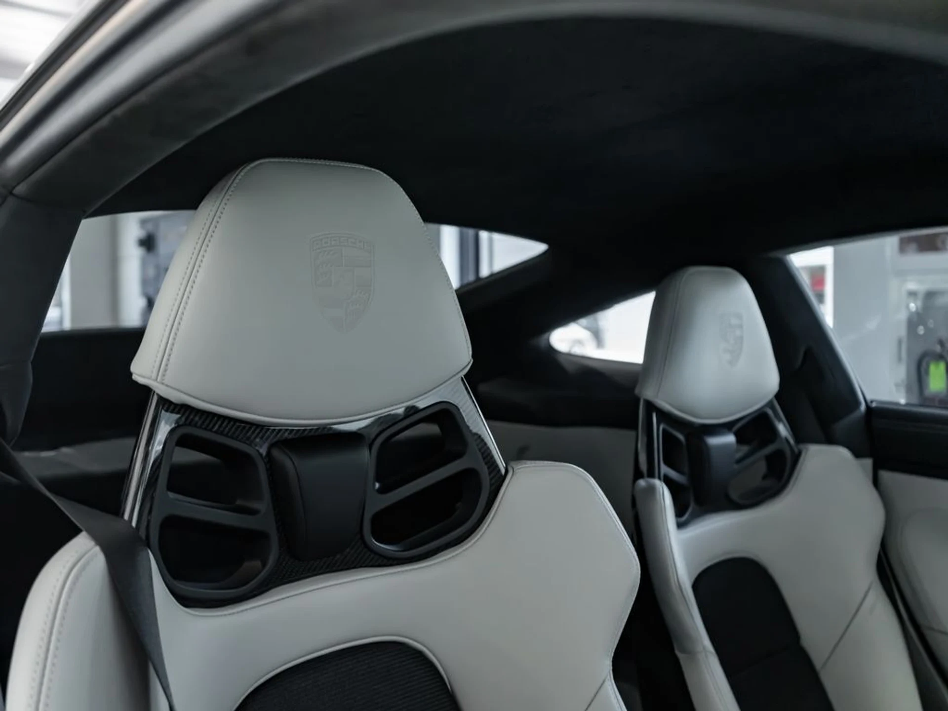 mph028_309923978_2739fc6a582282d25f36e76fccefd019_196623671c