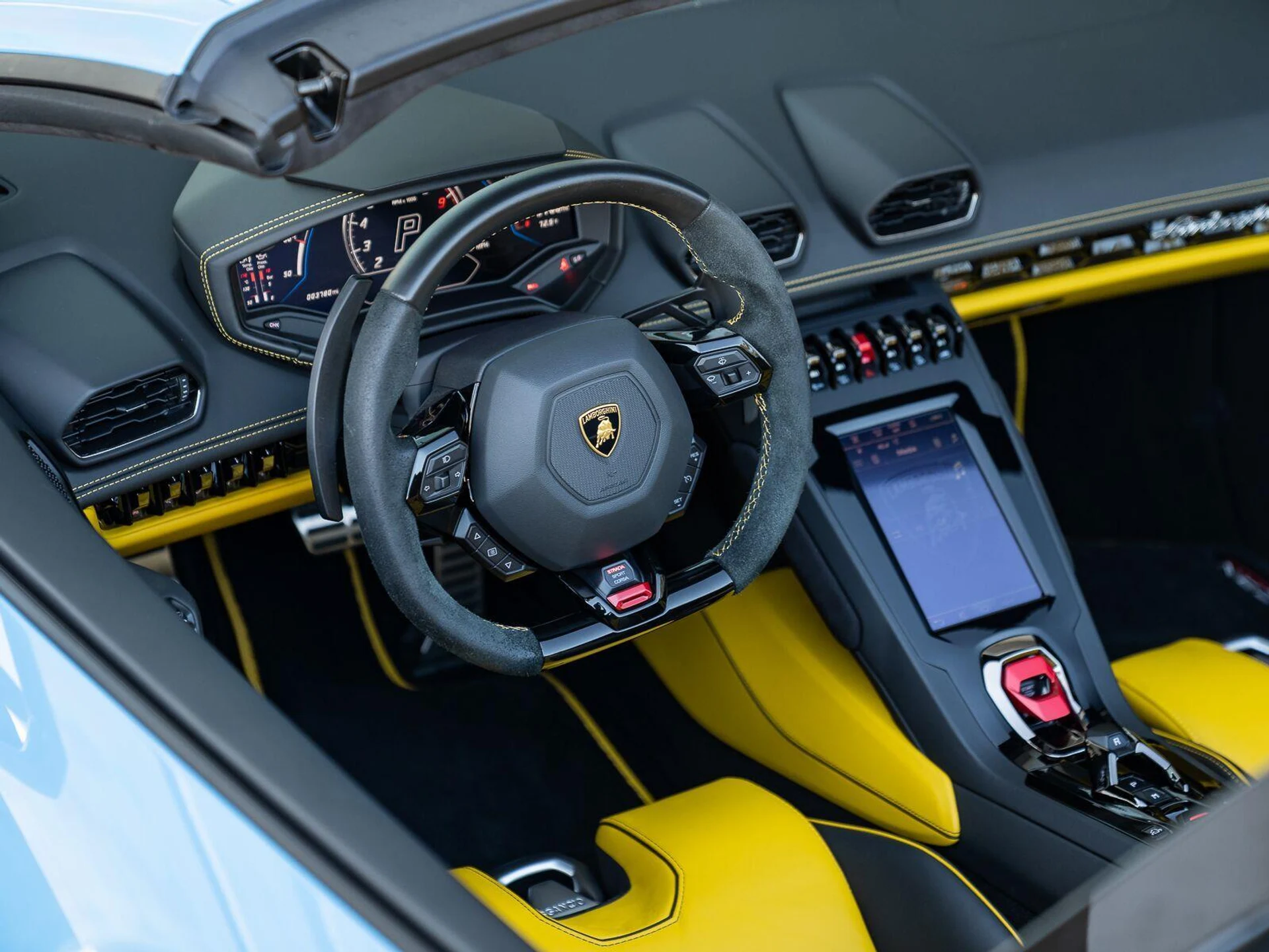 mph028_3101684608_Used_2022_Lamborghini_Huracan_EVO_Spyder_AWD_1792704192_3b9f1eb890
