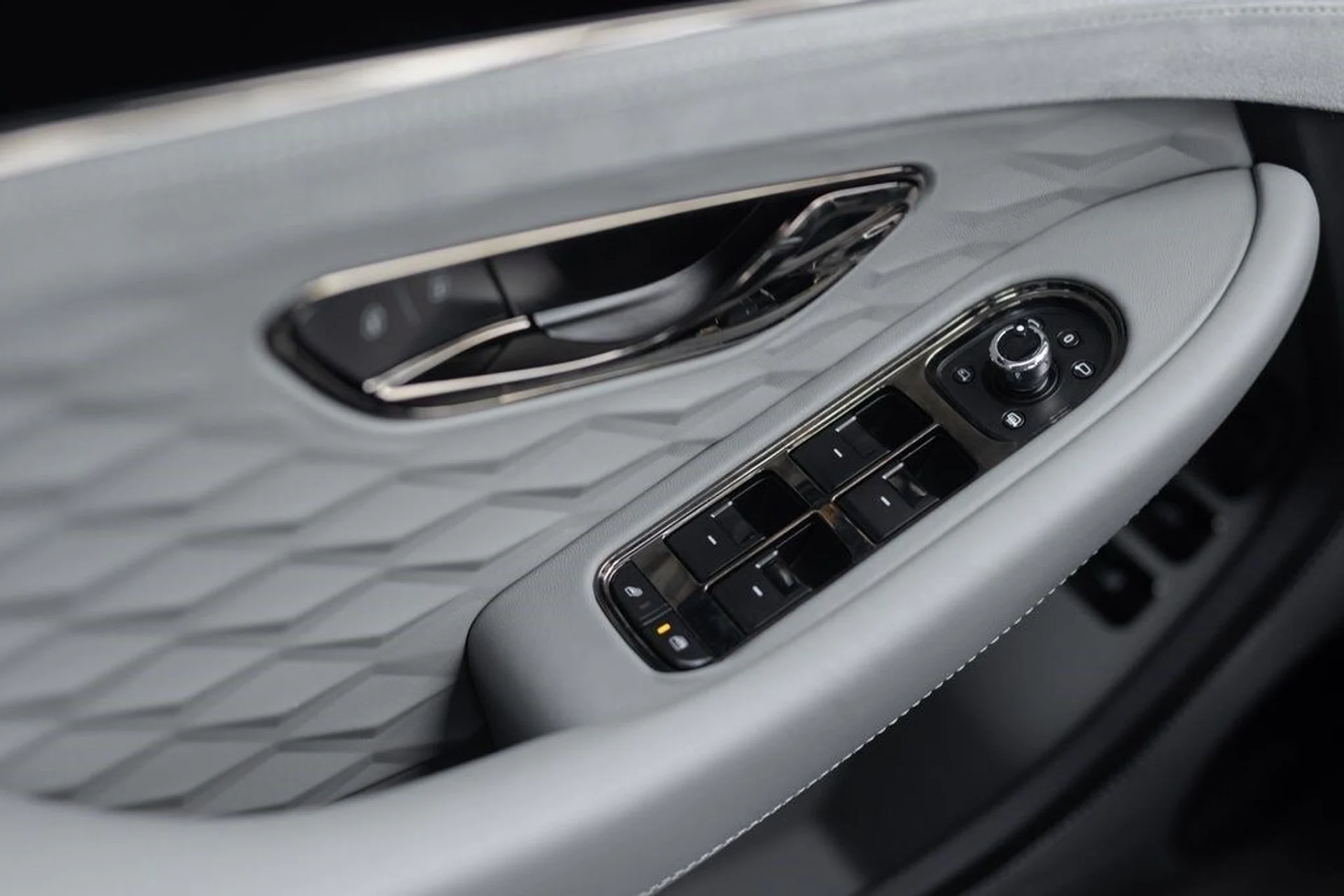 mph028_3103202517_a72b6aae0620ee3ad57e625f4842e705x_343a2ef772