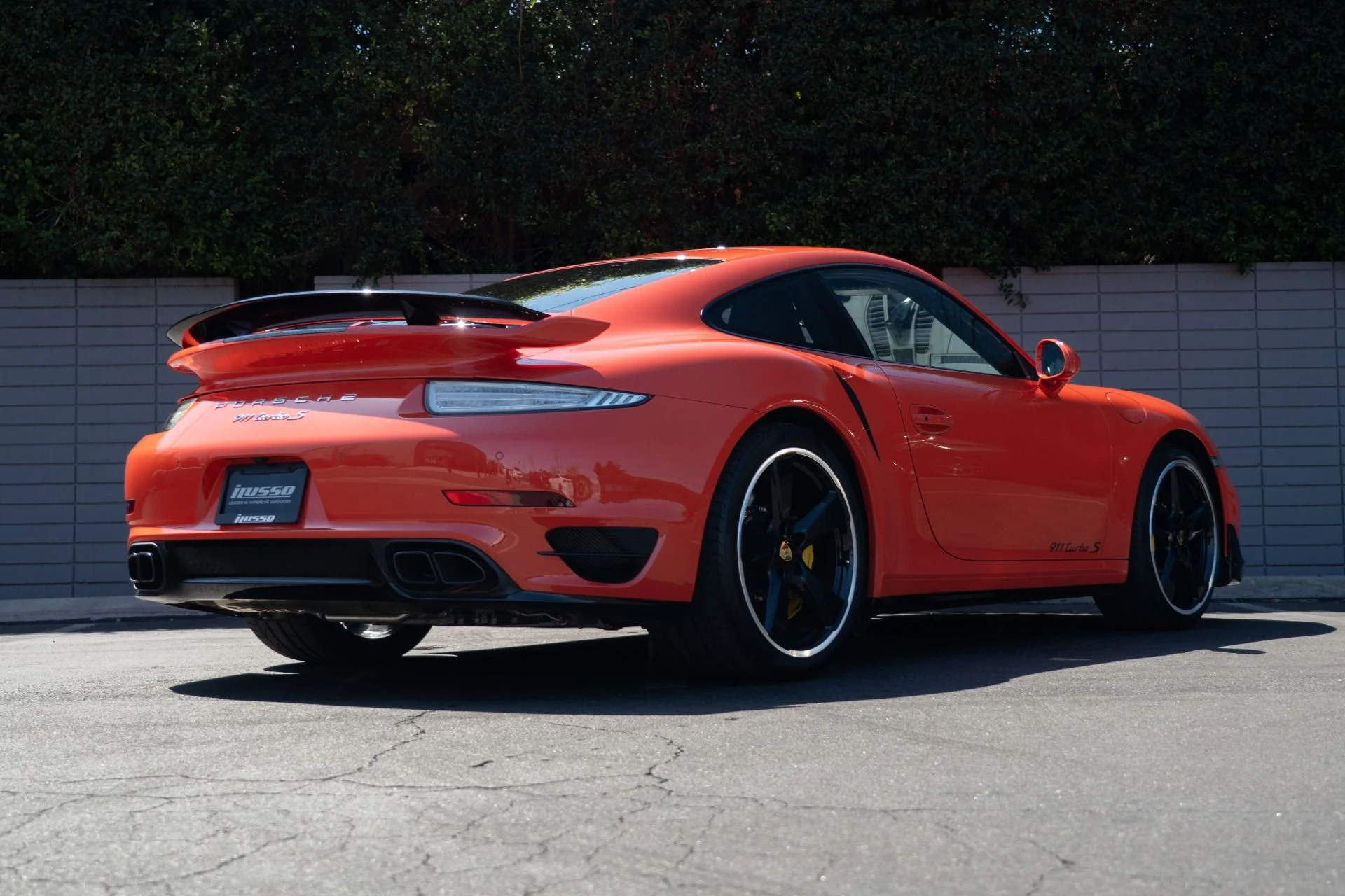 mph028_3103239898_Used_2016_Porsche_911_Turbo_S_1756939702_cba16eeaba