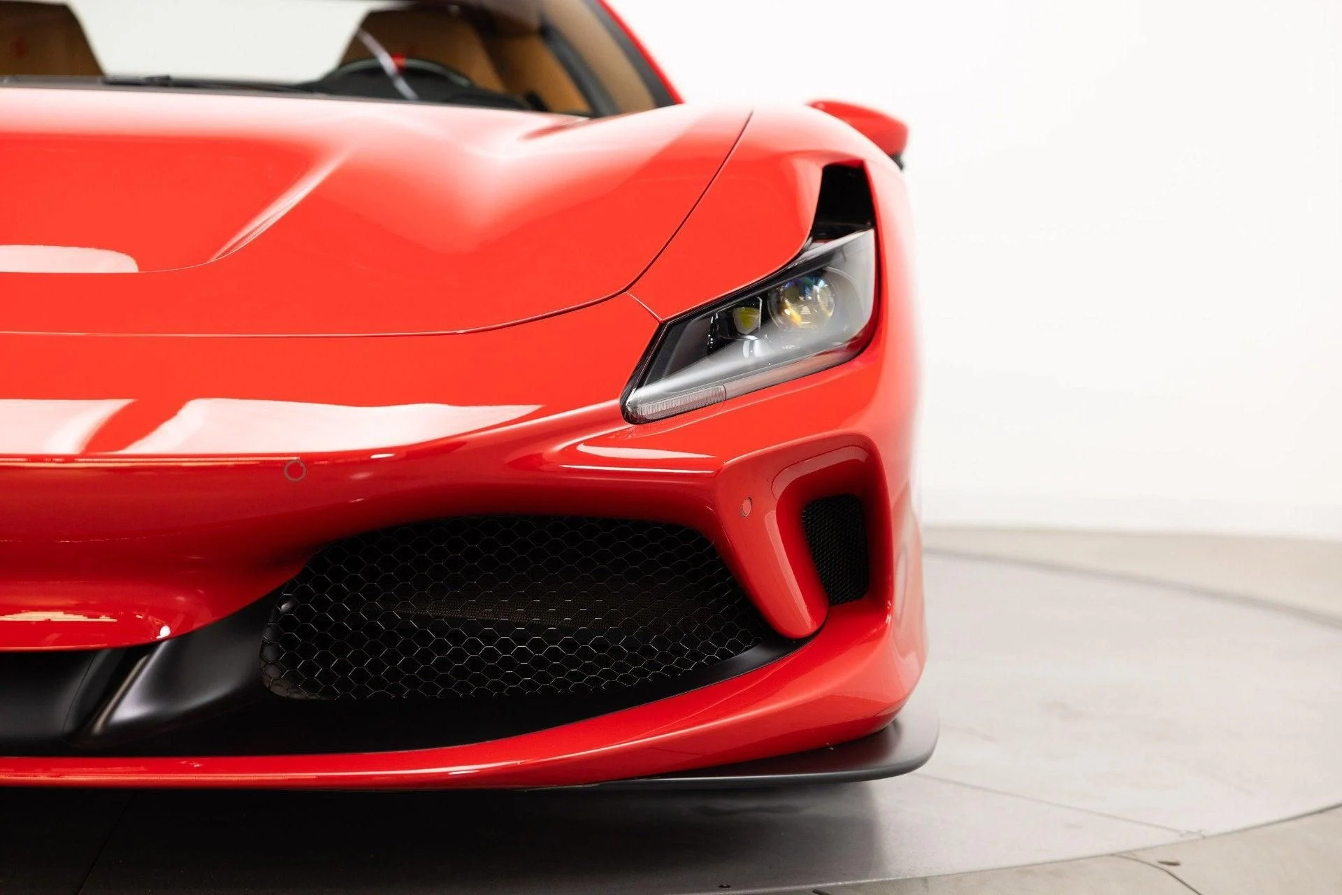 mph028_3107374249_Used_2021_Ferrari_F8_Spider_1788440820_f5d53cbc1c