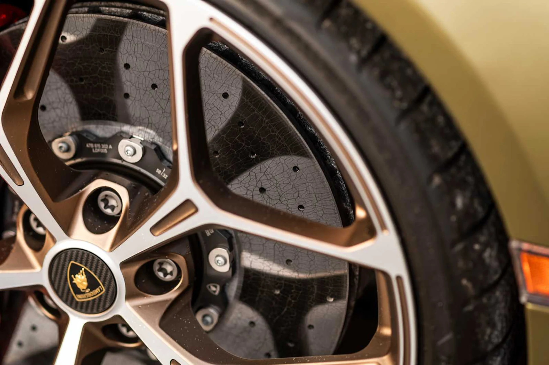 mph028_3117837436_69df60d5a46100e6e8544df46433c371x_984c7a907c