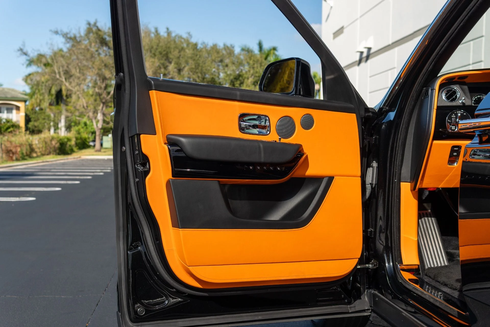 mph028_3117900725_Used_2019_Rolls_Royce_Cullinan_1769627245_f1b4a936ed