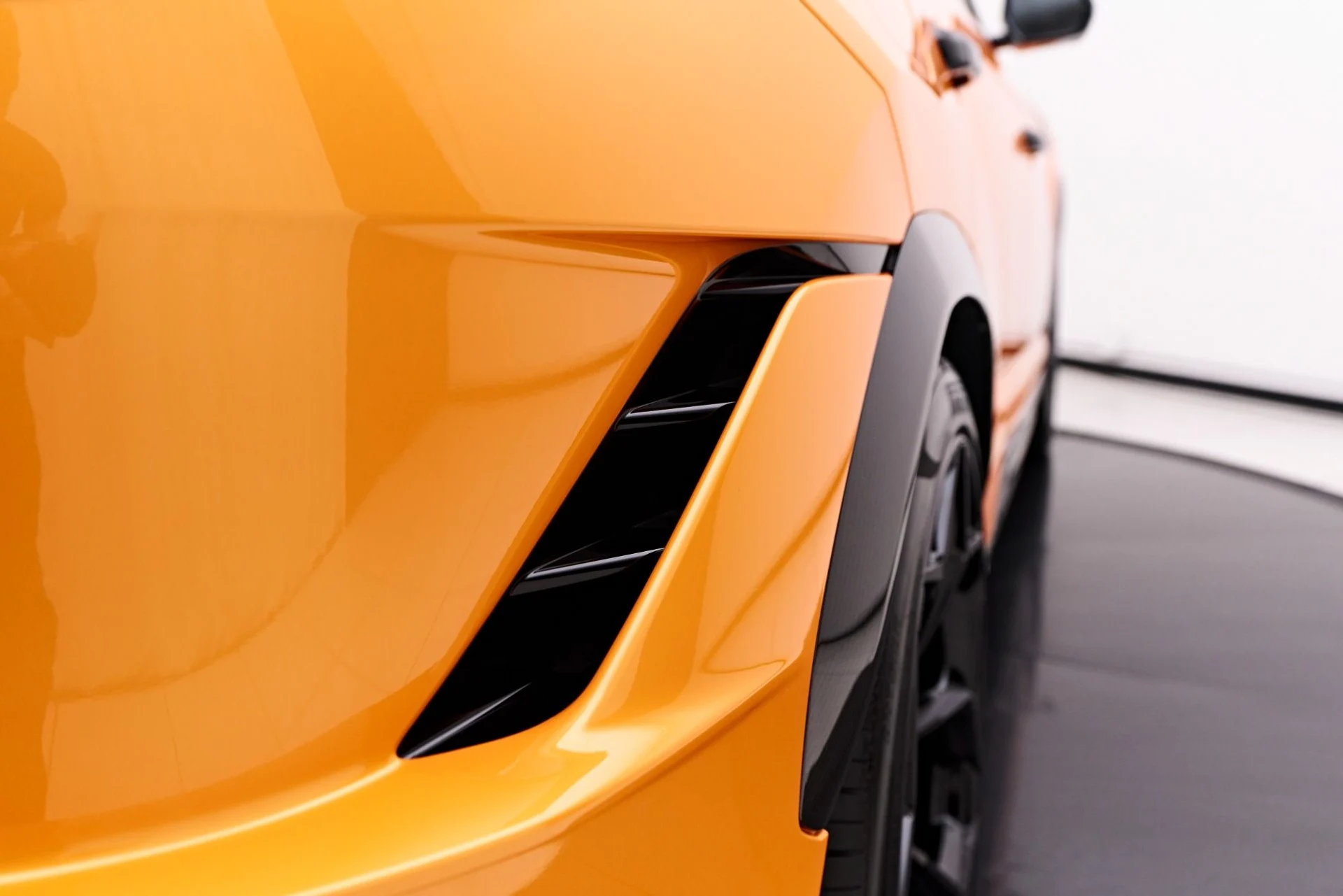 mph028_3126050828_Used_2023_Lamborghini_Urus_Performante_1758074145_e546138b04