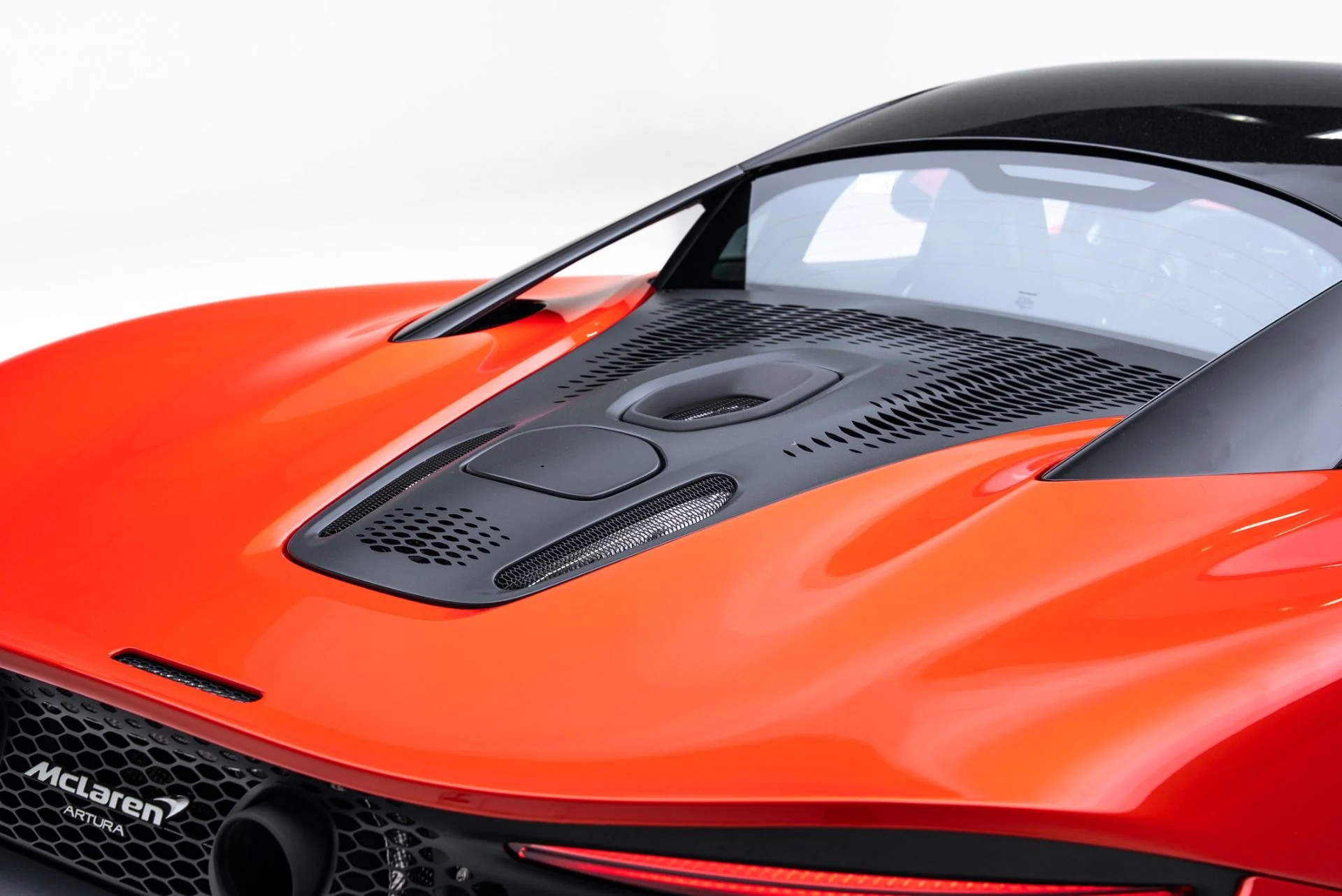 mph028_3127048455_Used_2024_Mc_Laren_Artura_1774465239_c7ff6e67fa