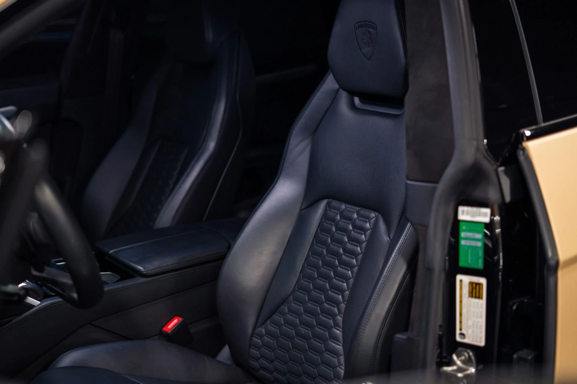 mph028_313451353_Used_2020_Lamborghini_Urus_1784575479_c4eb44dfdb