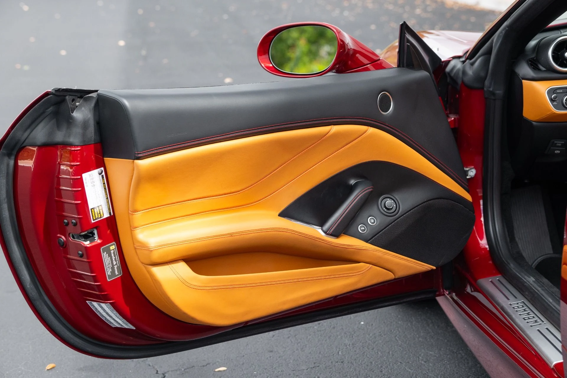 mph028_3138073410_Used_2015_Ferrari_California_T_1773337239_eecc03d3e7