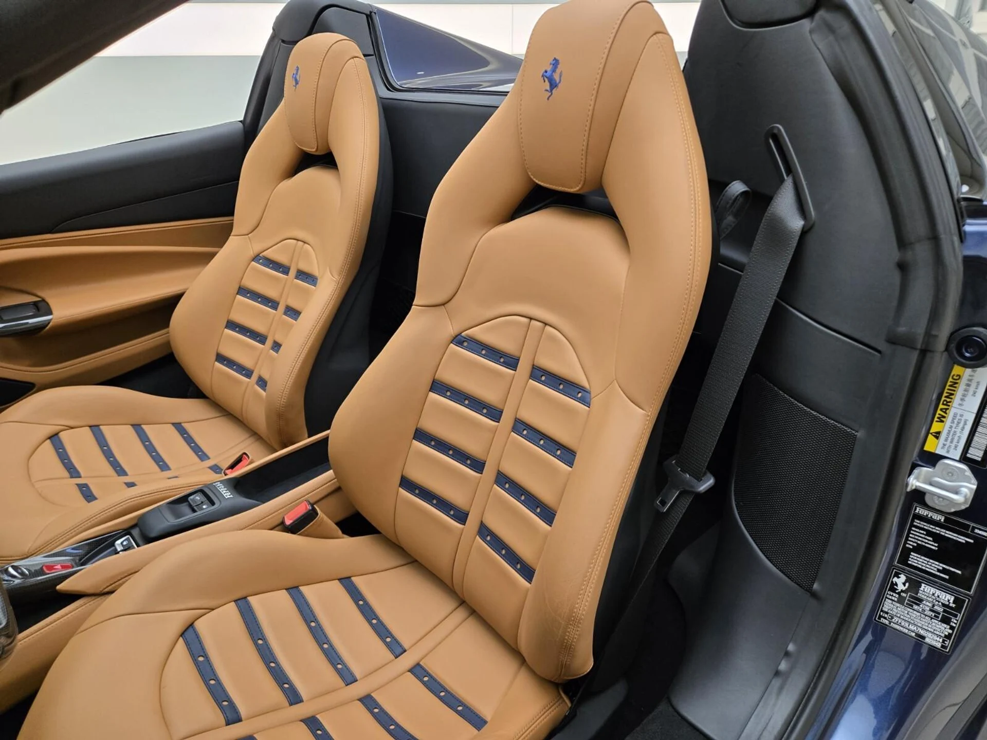mph028_3141704030_Used_2022_Ferrari_F8_Spider_1753250654_2dd426ee78