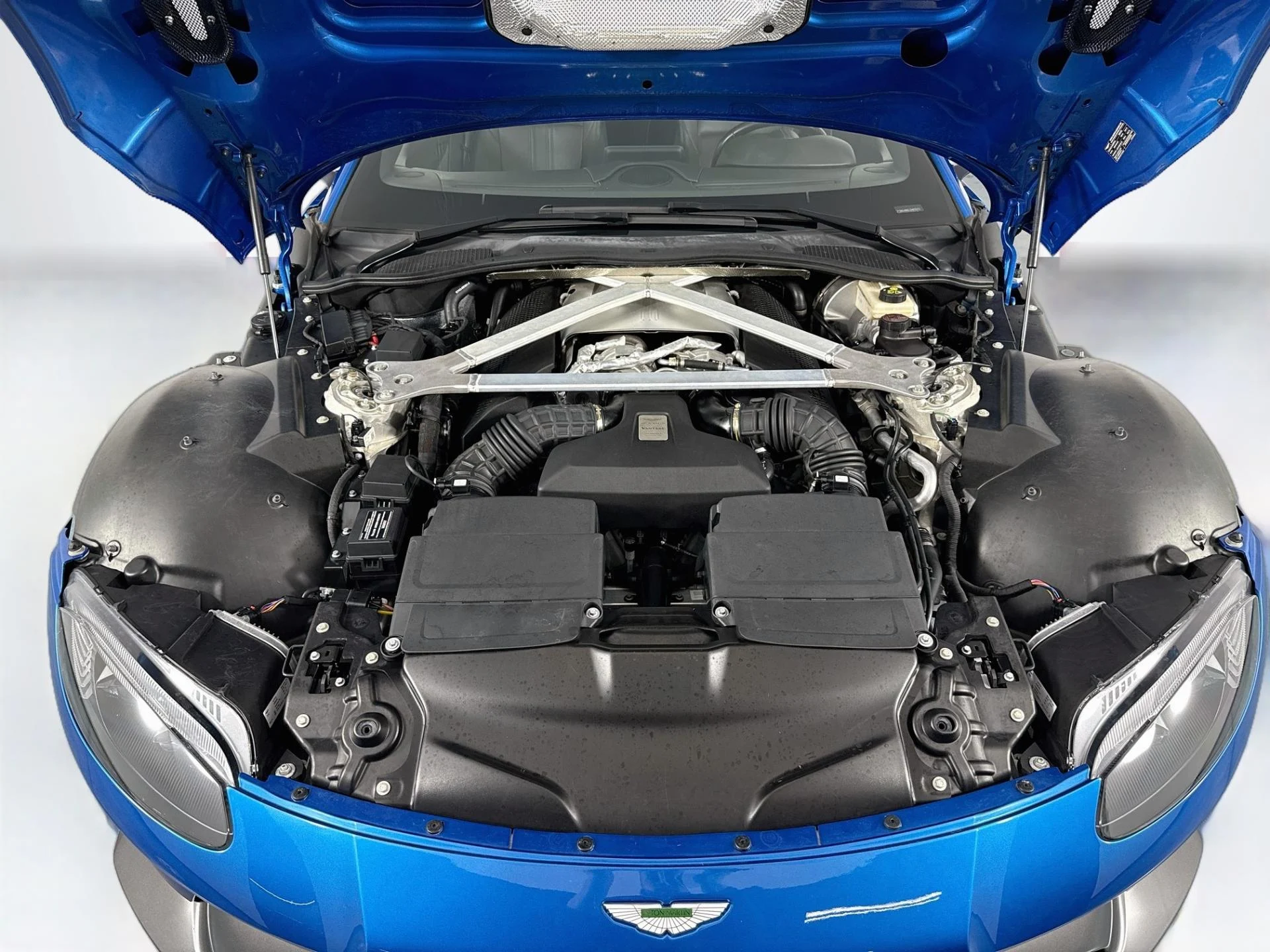 mph028_315075937_Used_2020_Aston_Martin_Vantage_1791218632_2ddeb45cf5