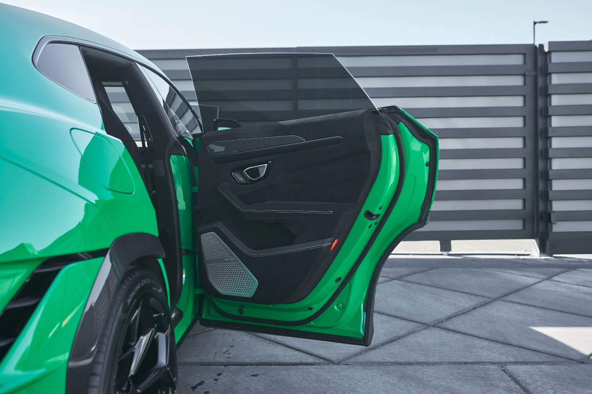 mph028_315375452_Used_2024_Lamborghini_Urus_Performante_1764124773_94b8a2e15e