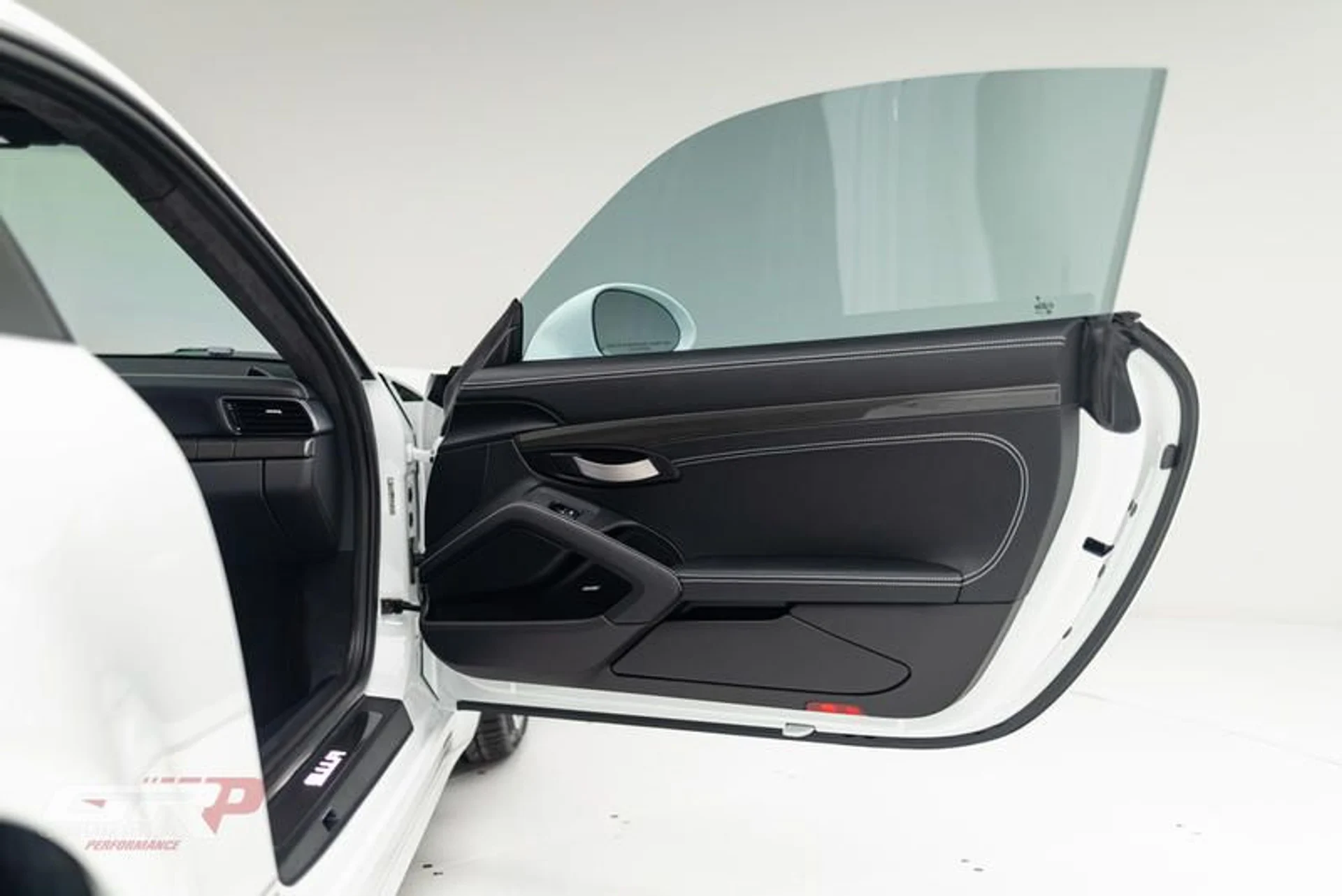 mph028_3155200474_80_E16956_02_DA_4_C53_A355_111_D1_AA_223_A4_d528055199