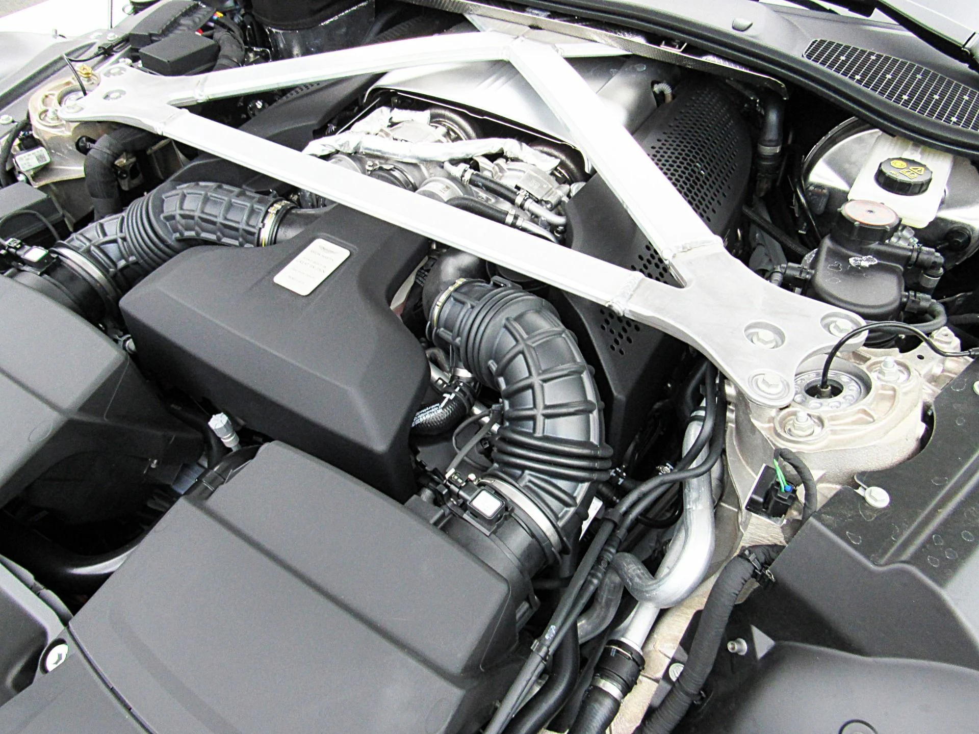 mph028_3155403909_Used_2023_Aston_Martin_Vantage_Roadster_3e0c6bd64b