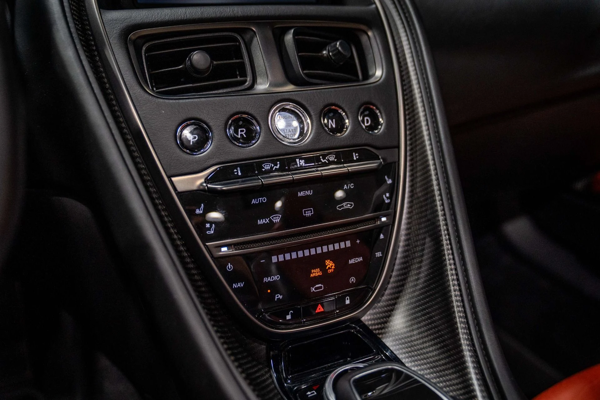 mph028_3159379939_Used_2020_Aston_Martin_DBS_Superleggera_1767994739_76bb9c6407