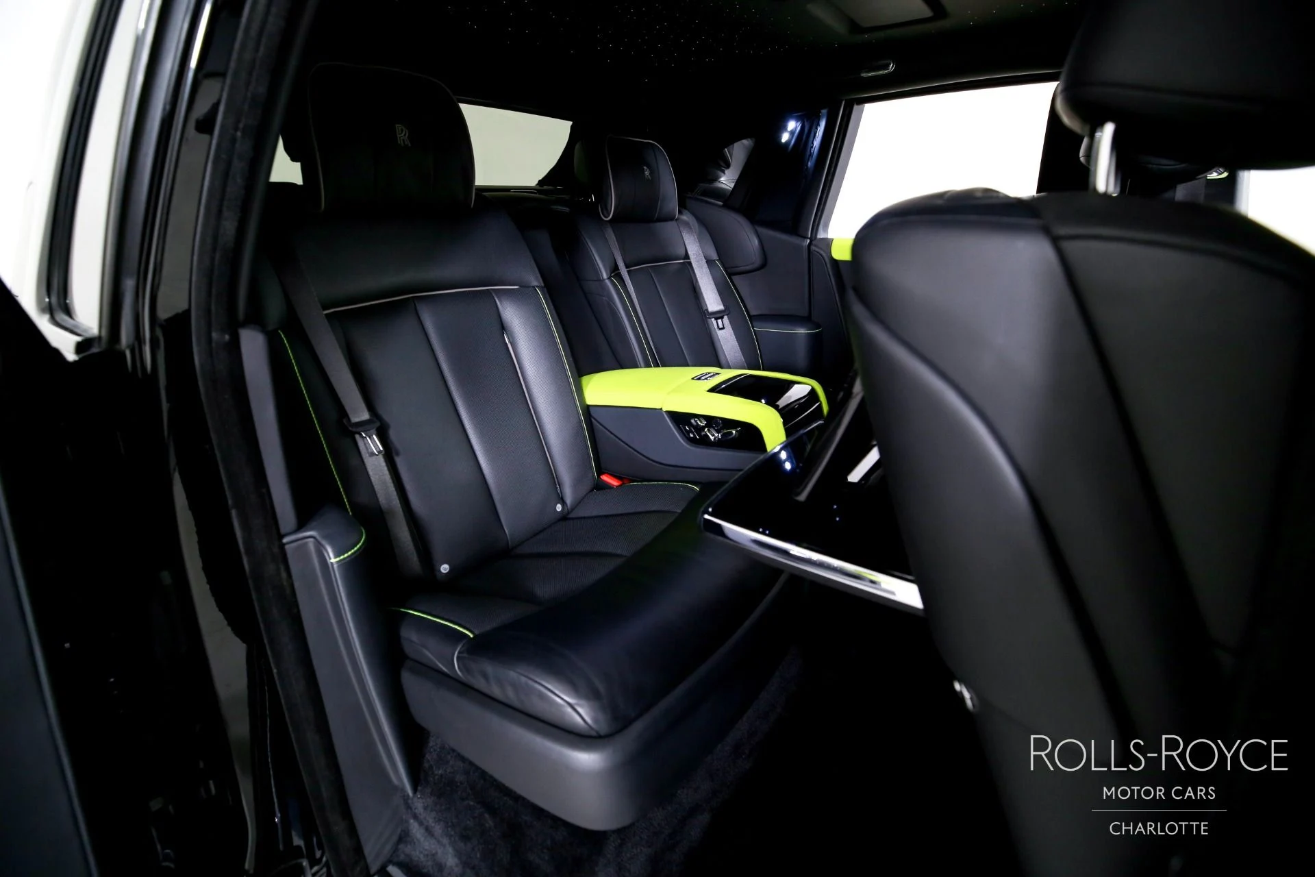 mph028_3164384472_Used_2019_Rolls_Royce_Phantom_1769450314_a14ccb9df1