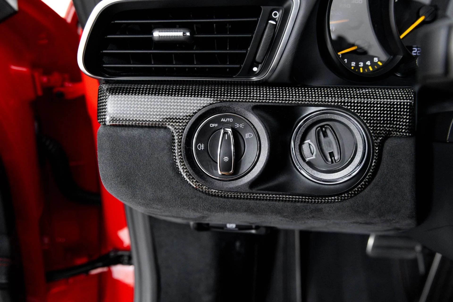 mph028_3168159205_Used_2019_Porsche_911_GT_2_RS_1761868479_5641fb9926