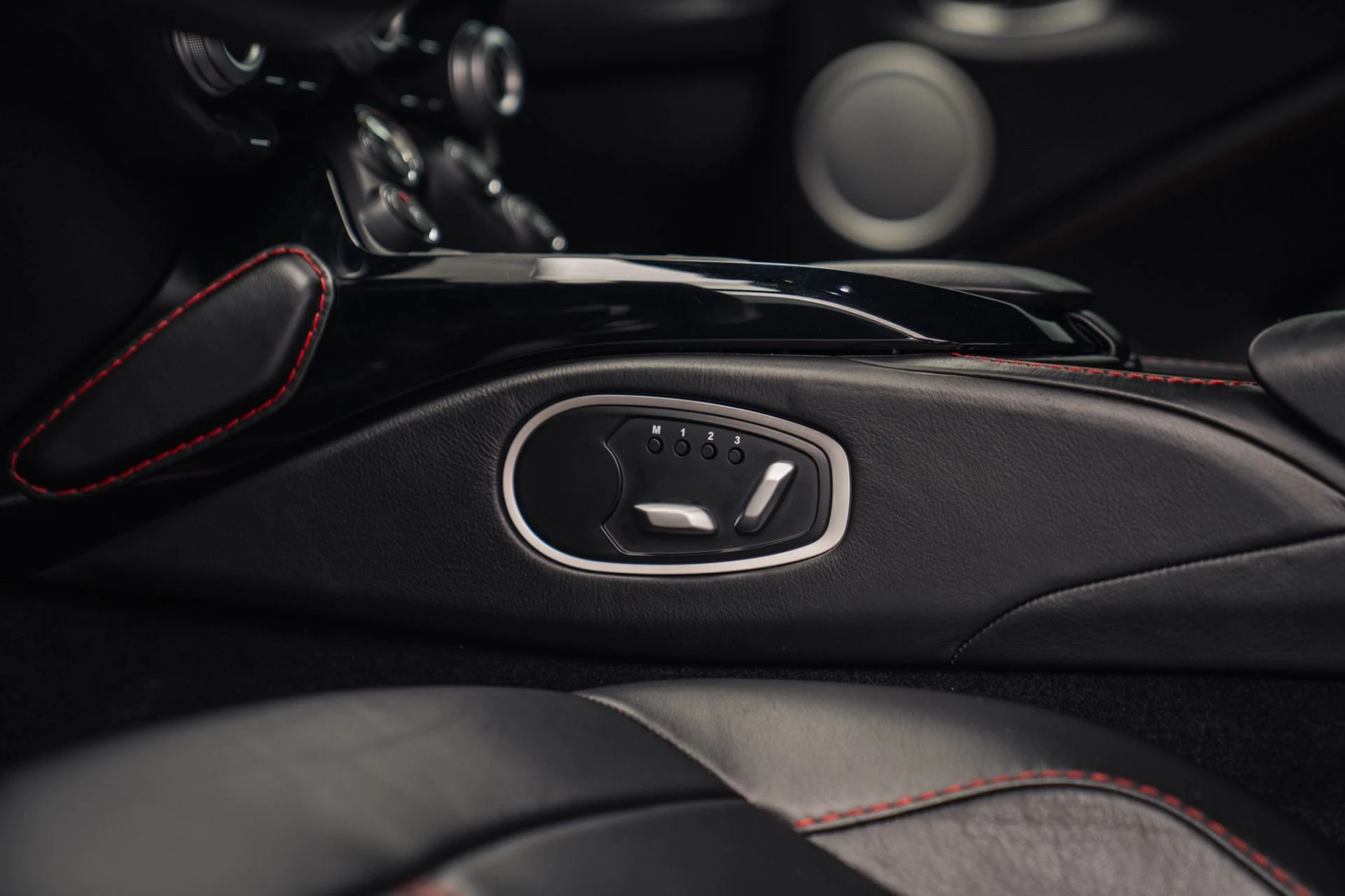 mph028_3181596299_Used_2019_Aston_Martin_Vantage_Painted_Hyper_Red_1790717746_5f4debd616