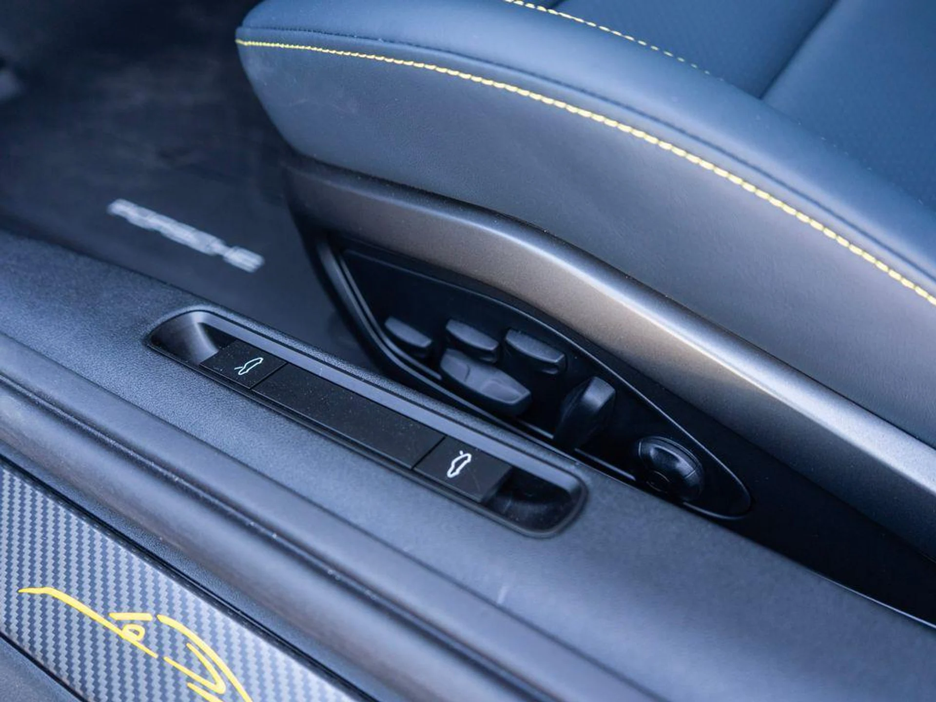 mph028_3182012860_FB_1_K_fa_Z_Ykh5_Pv3_Jhe_2_Y_Tv_Mj_Y4_588470e497