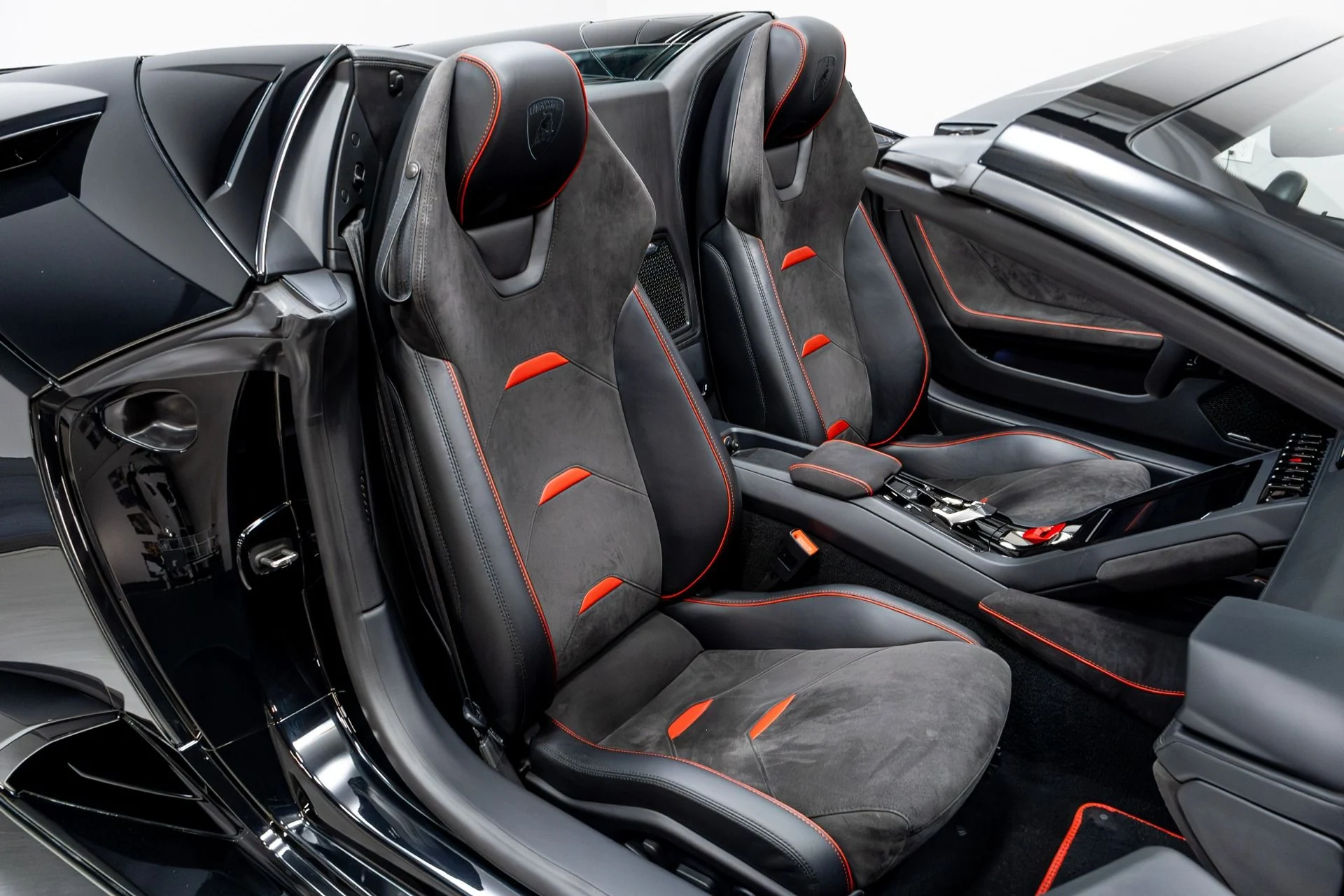 mph028_3195676083_Used_2020_Lamborghini_Huracan_EVO_1774302788_95a268f76e