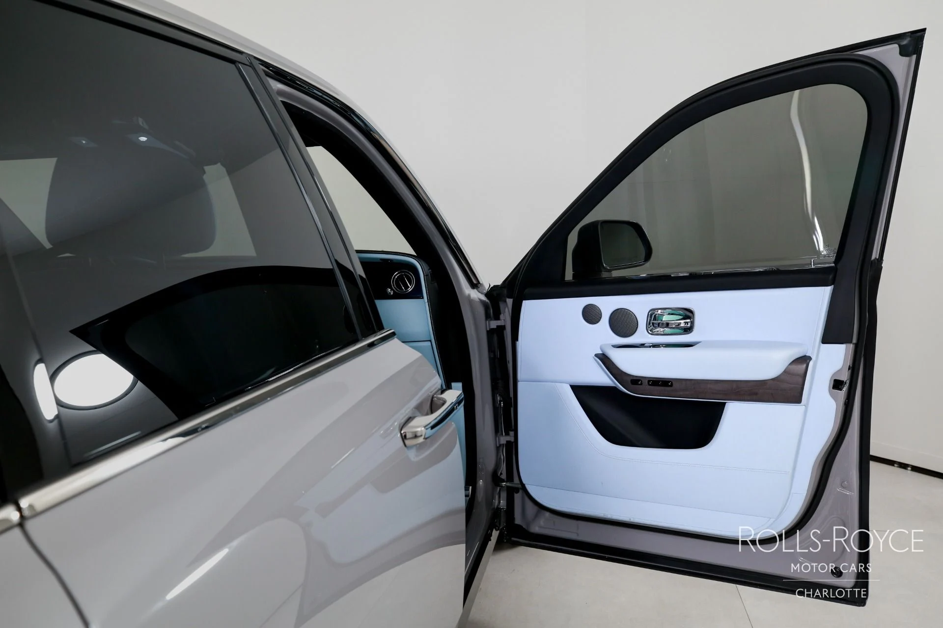 mph028_3196502153_Used_2025_Rolls_Royce_Cullinan_1771363273_037193d2a5