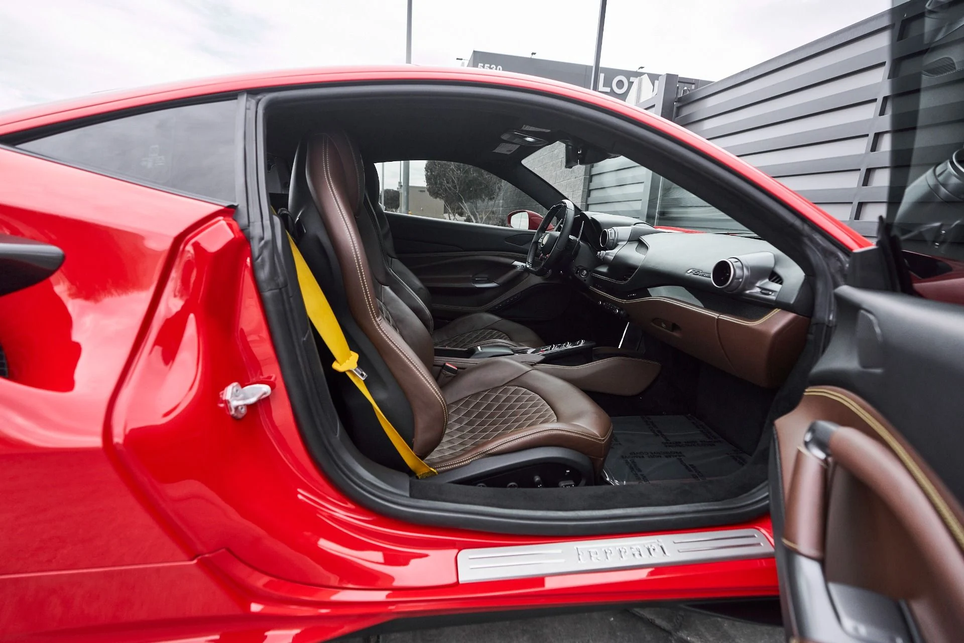 mph028_3198119917_Used_2020_Ferrari_F8_Tributo_Base_1761597640_15155a7eeb