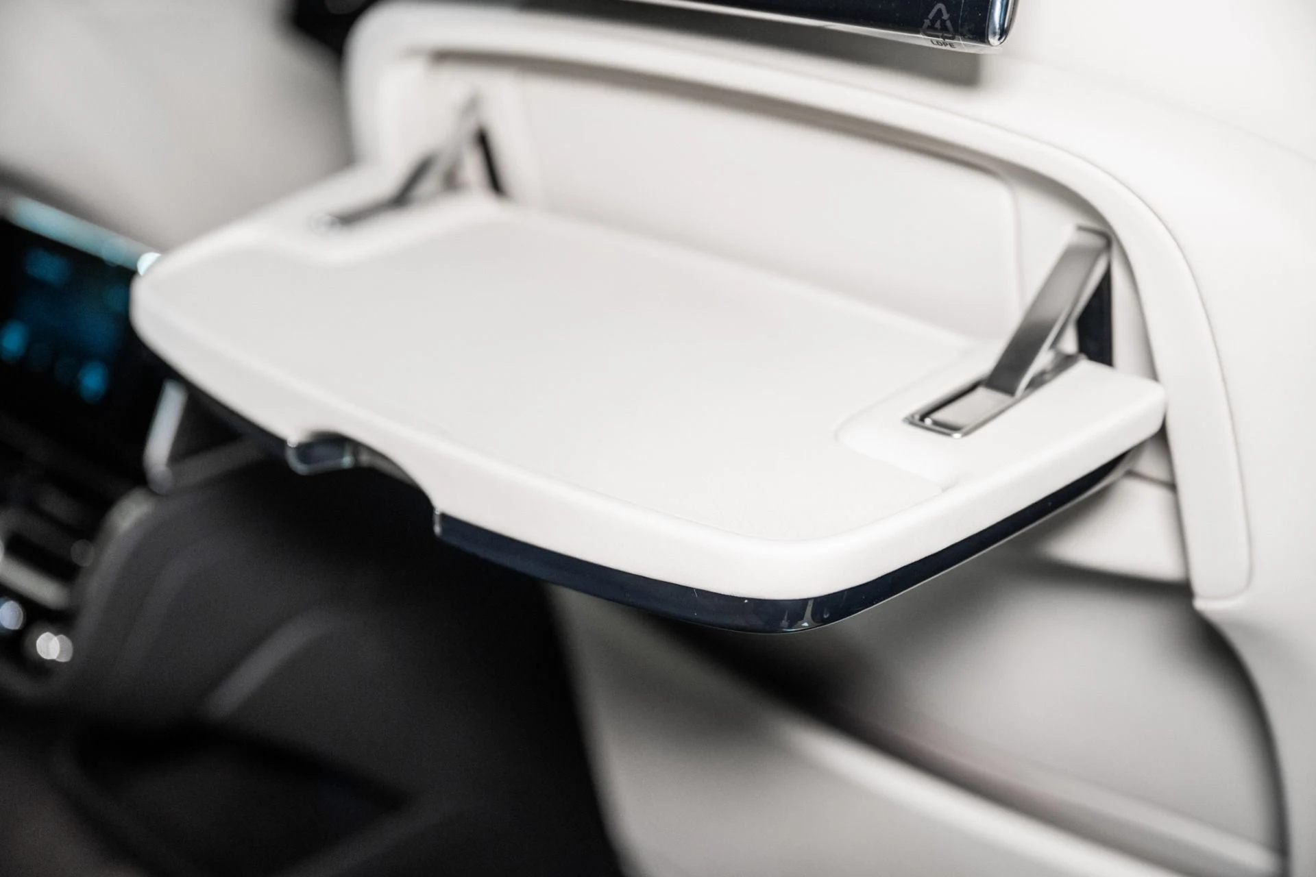 mph028_3201052677_Used_2025_Bentley_Bentayga_EWB_Mulliner_V8_1748092530_09882c90f4