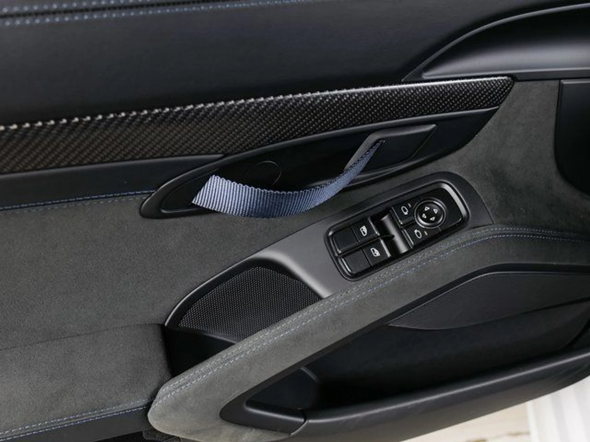 mph028_3204066500_eba63c0a30acb52a0710aed13fea8329_640a39c02b