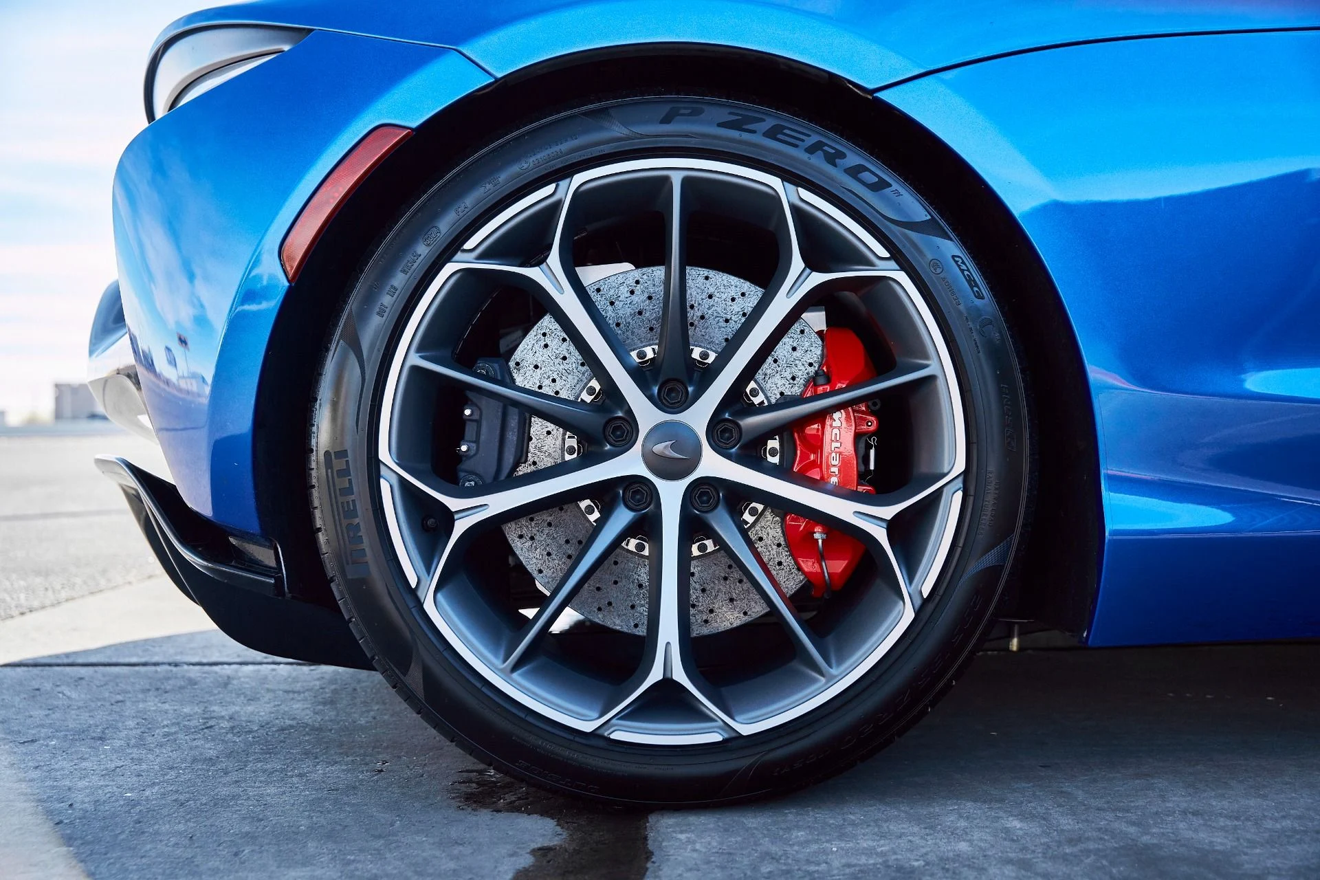 mph028_3216305034_Used_2025_Mc_Laren_Artura_1769567618_4a3e3924c3