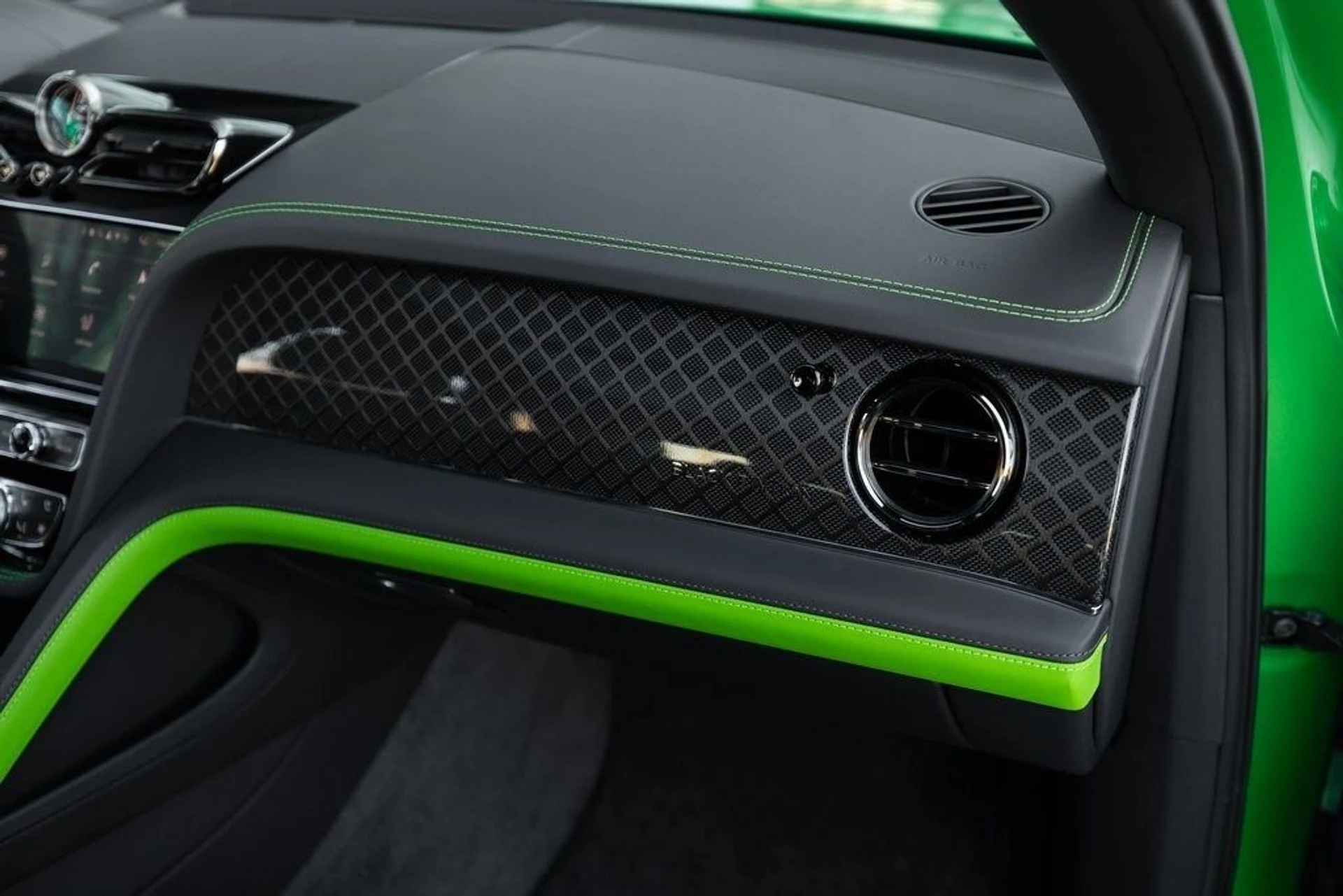 mph028_3217167751_40271b9d32474339bd80e49637195339x_ba850317c8