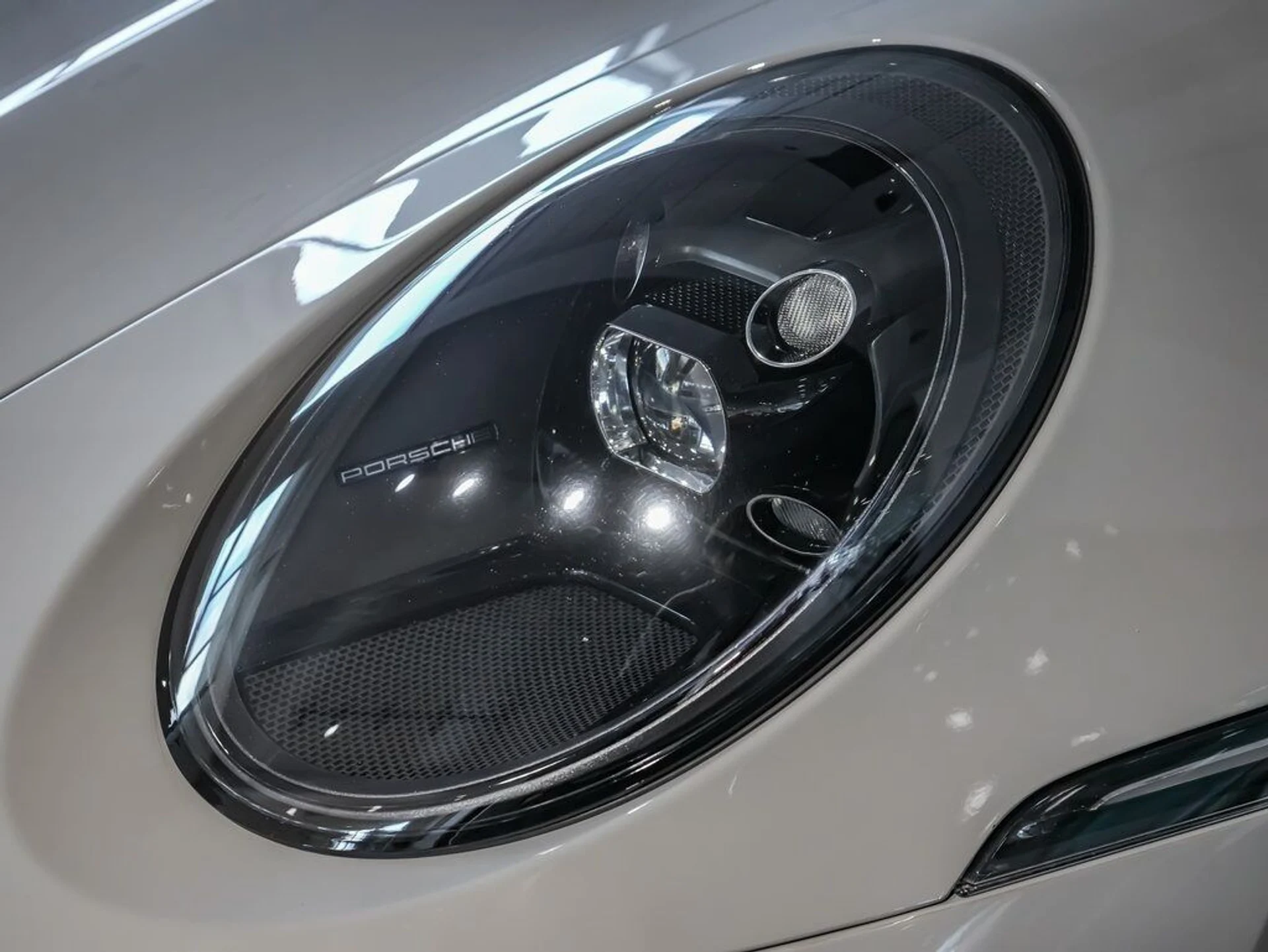 mph028_3222564967_2d674fec6330e6485324a3f3ef3bc027_f19a8e880d