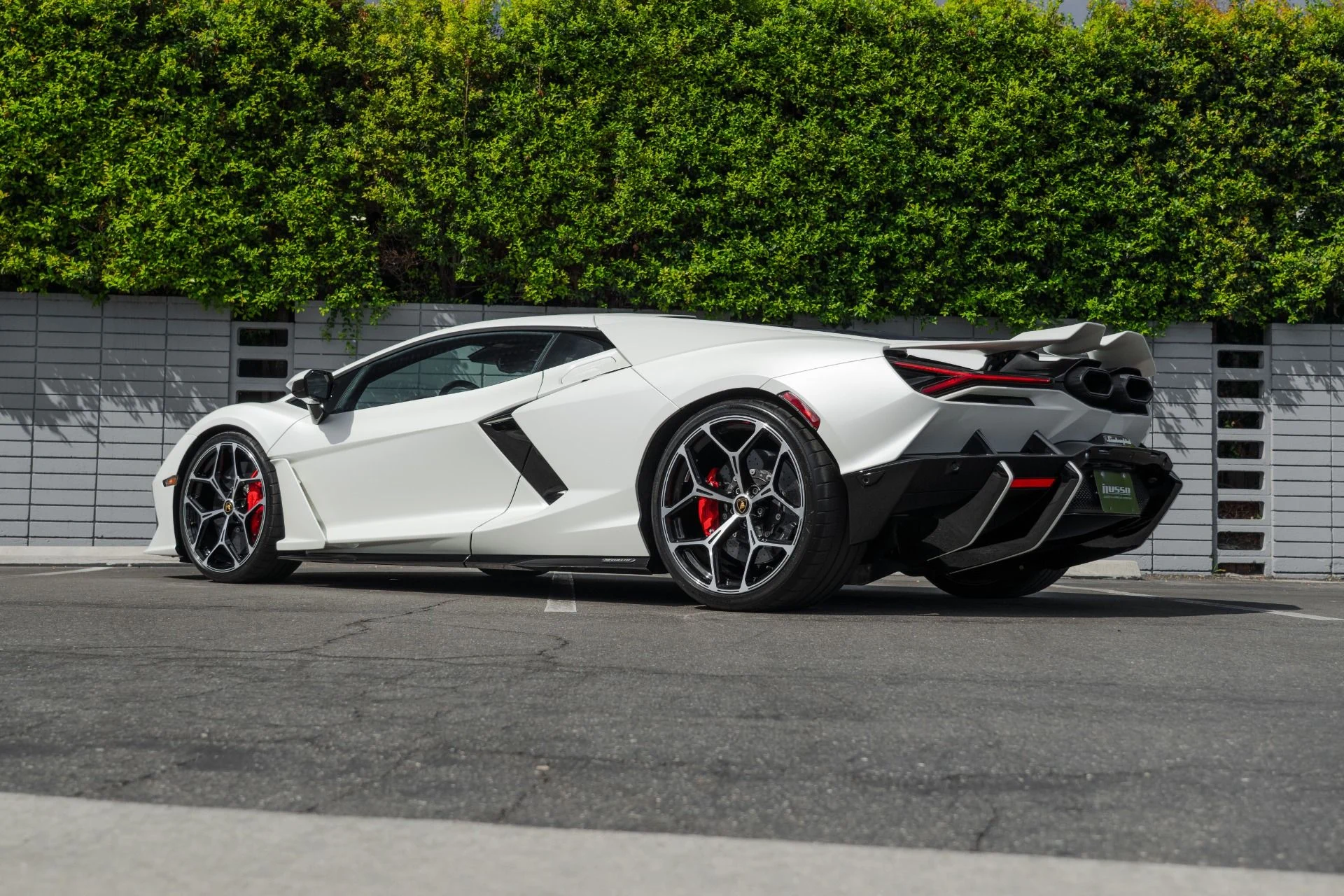 mph028_3223336045_Used_2024_Lamborghini_Revuelto_1759355869_5d53e63ebd