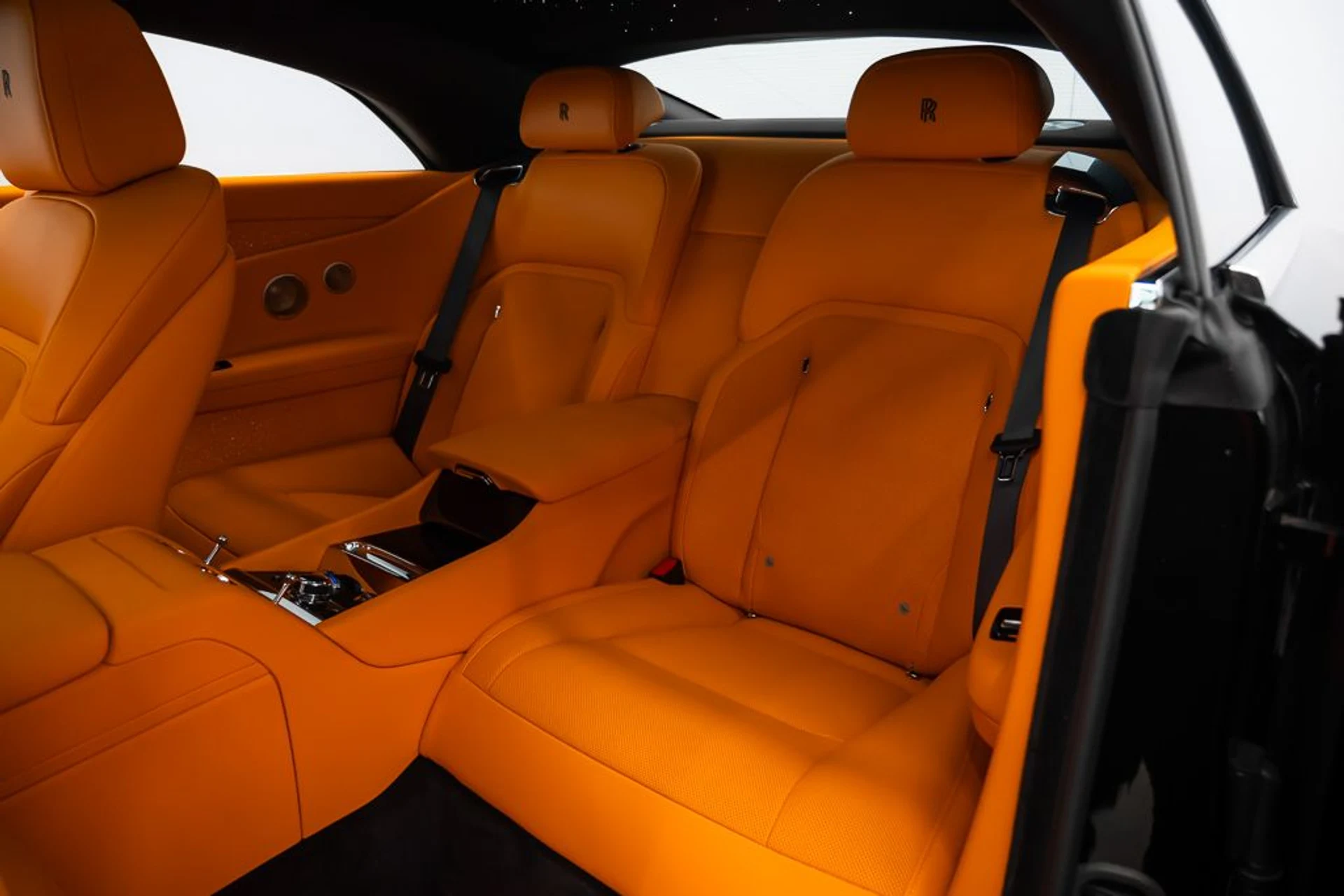 mph028_3232616207_rolls_royce_spectre_2024_jpg_v_1761331953_d3fecb7e5e