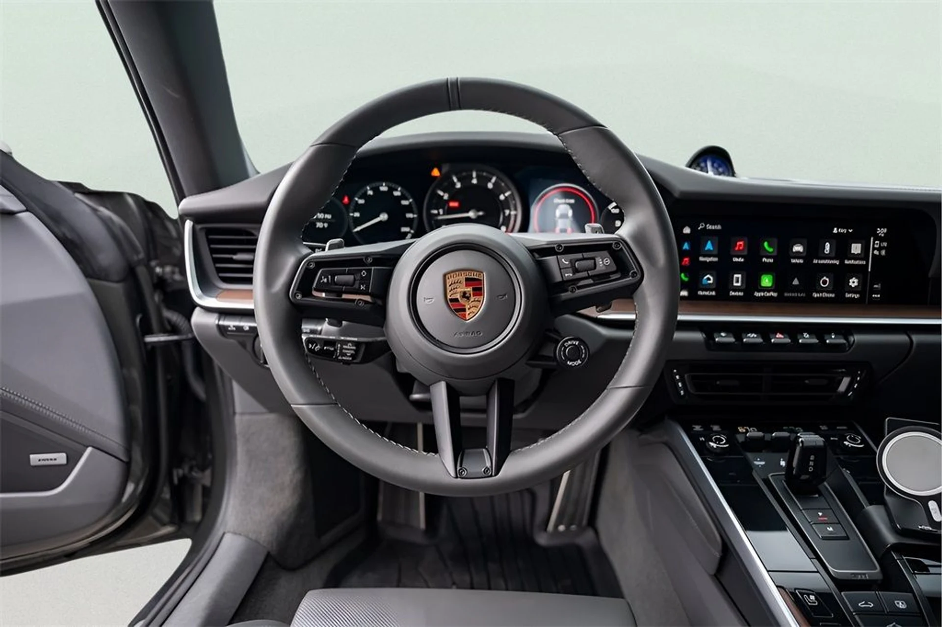 mph028_323655715_image_30_55fbda911f