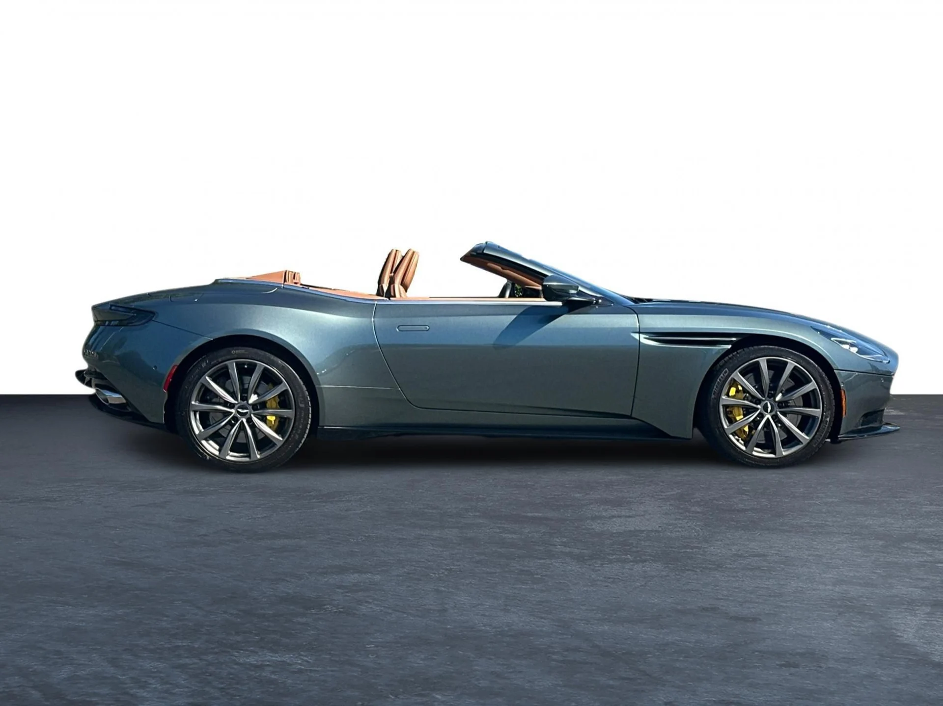 mph028_3237224657_Used_2019_Aston_Martin_DB_11_Volante_1790909280_67aedcd8f3