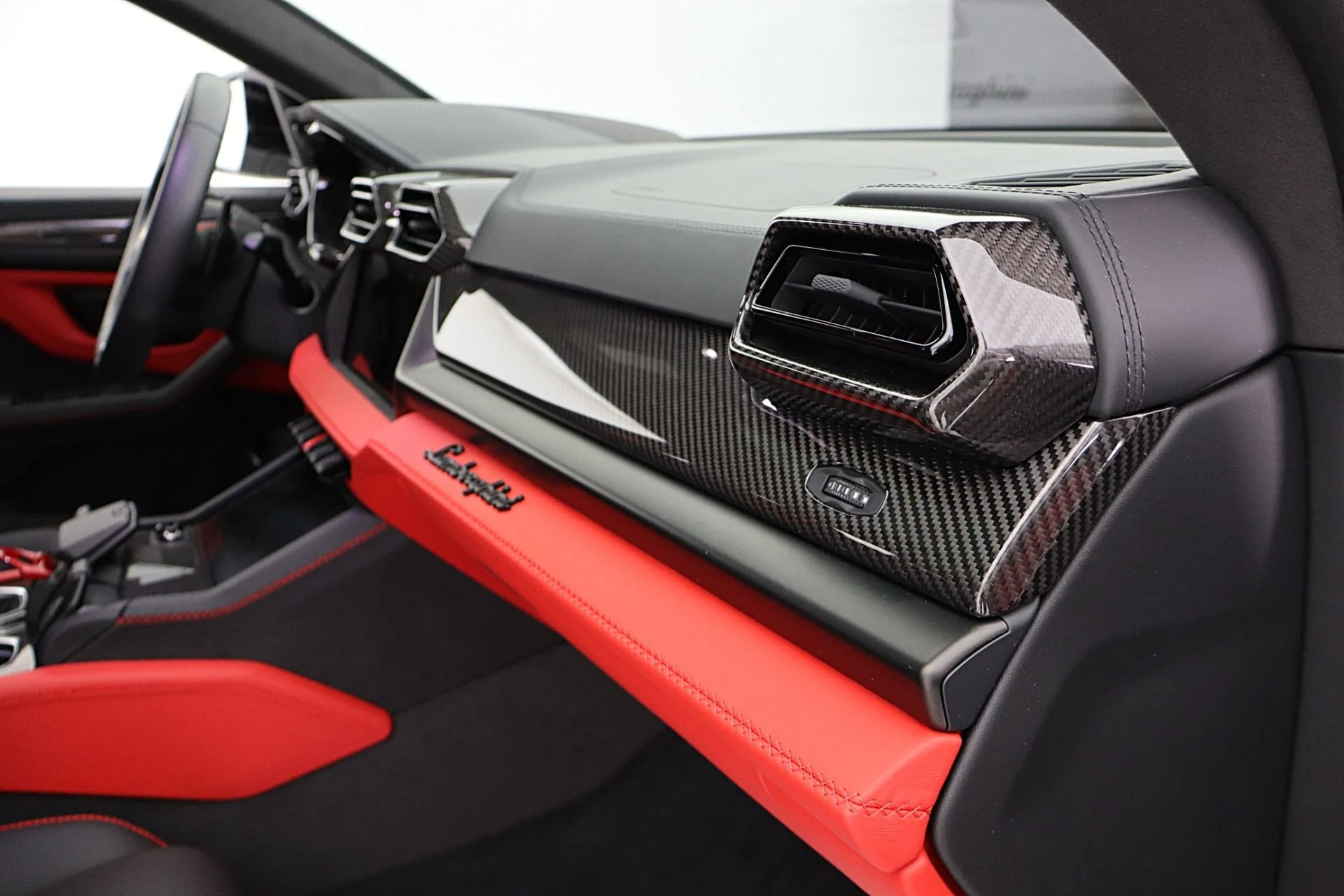 mph028_3251908372_Used_2025_Lamborghini_Urus_SELEASE_OPTIONS_AVAILABLE_4a22866f92