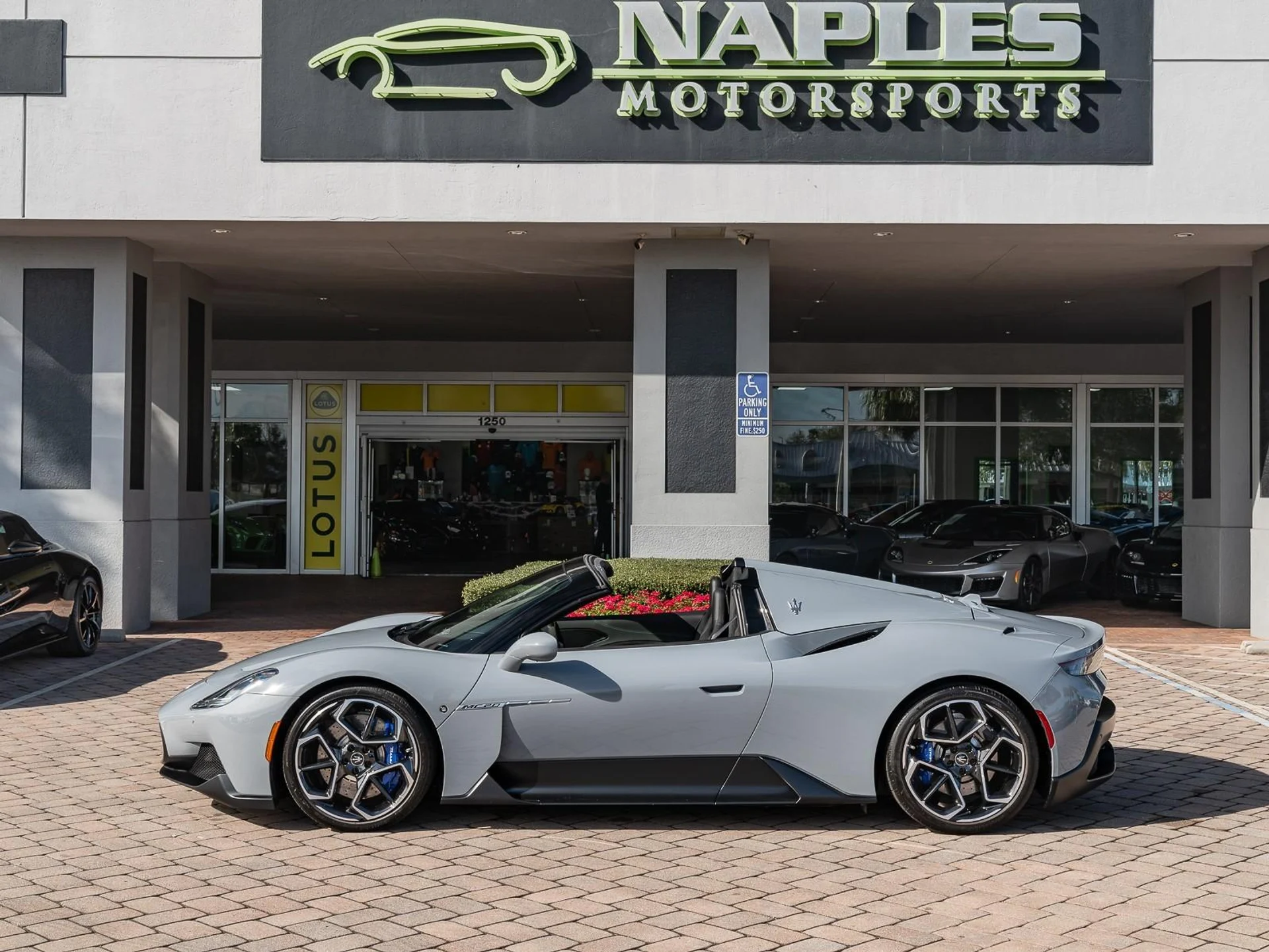 mph028_325509988_Used_2023_Maserati_MC_20_Cielo_1753203988_d3fdc6f14d