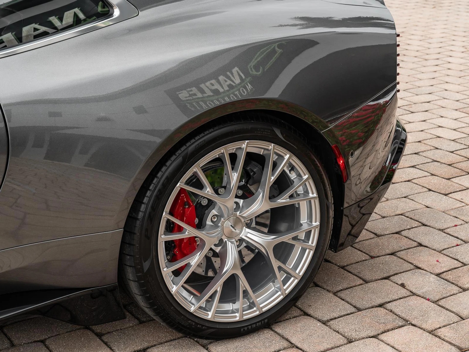 mph028_3257419184_Used_2025_Aston_Martin_Vanquish_Coupe_1780612110_1318df8670