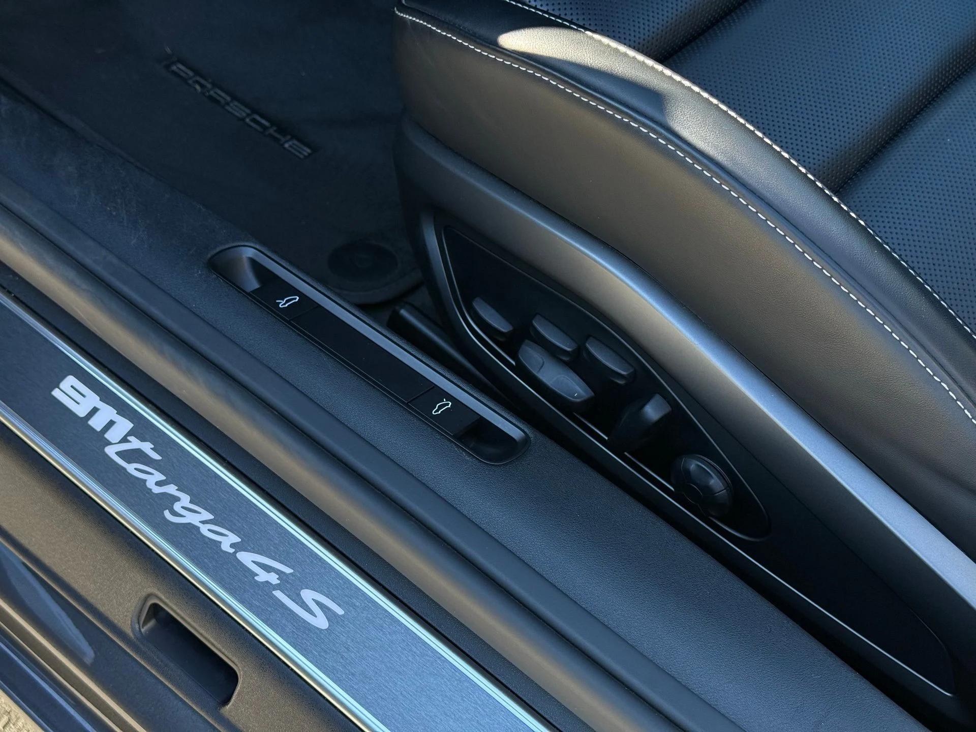 mph028_3259020421_f4d509cc14c5cdbb6bed43b23b06cbef_5300b91578