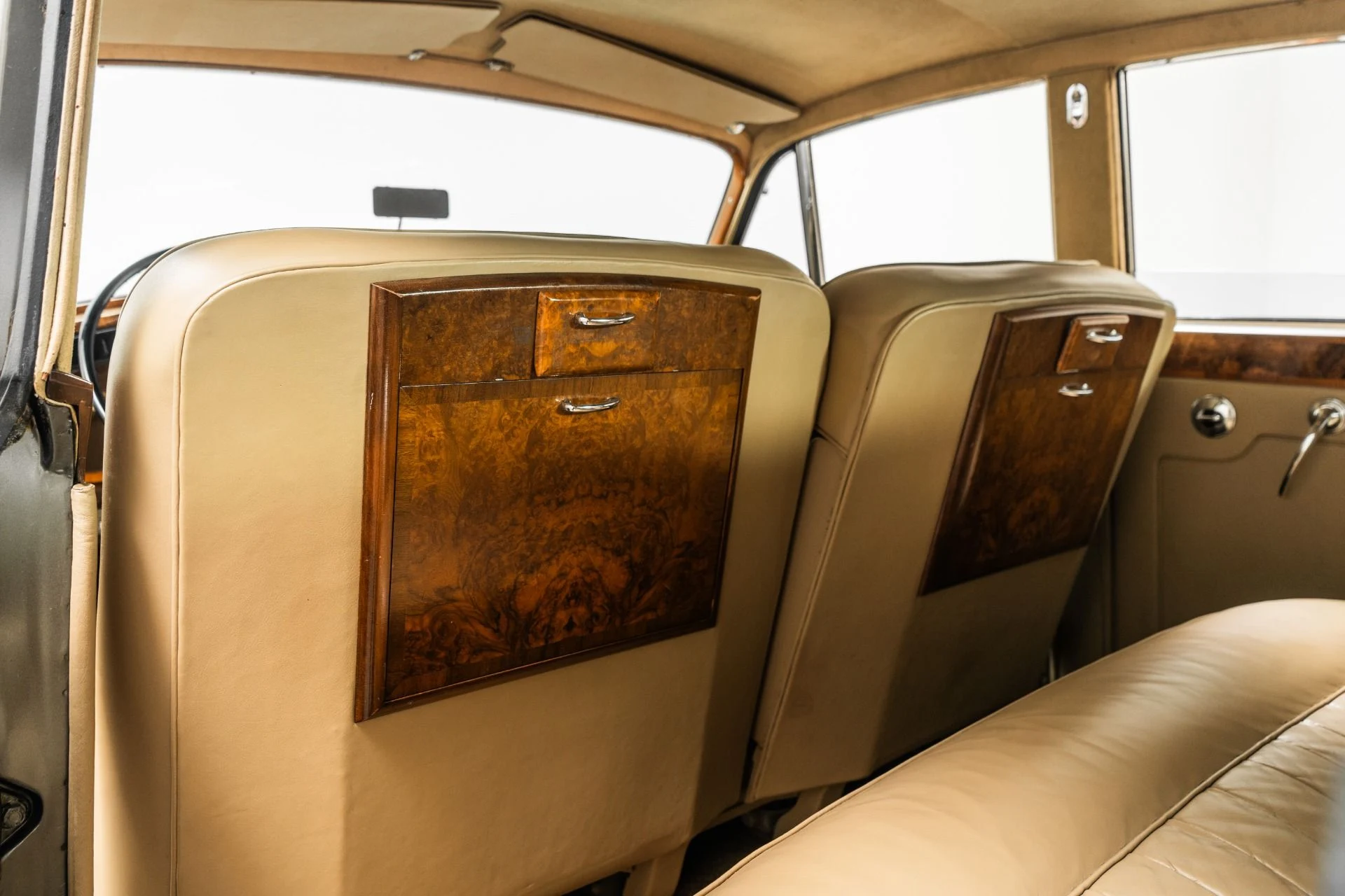 mph028_3266039703_Used_1960_Rolls_Royce_Silver_Cloud_II_1757511500_dc7f494a52