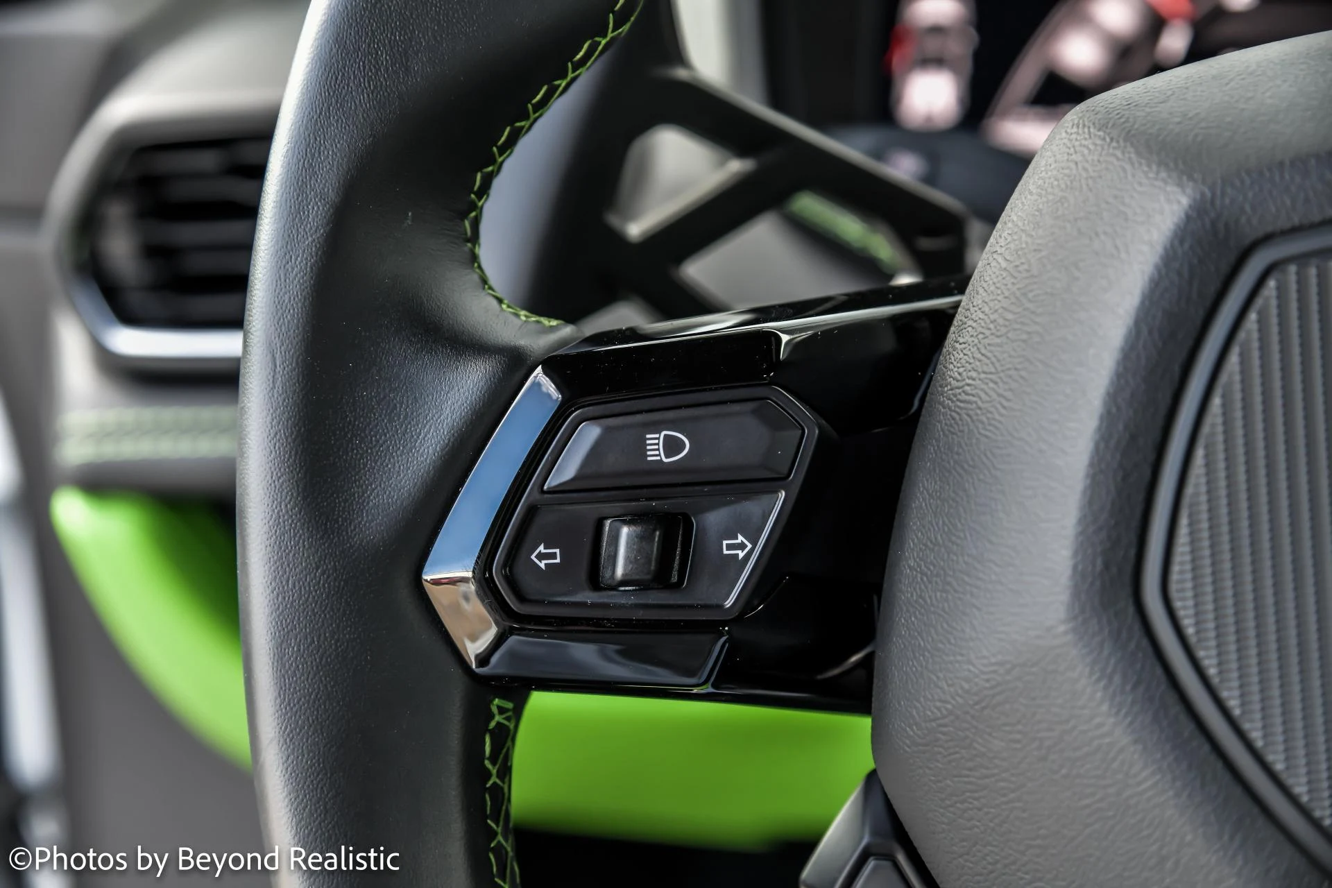 mph028_3266275760_Used_2021_Lamborghini_Huracan_EVO_Spyder_1756800426_8a83f7aade