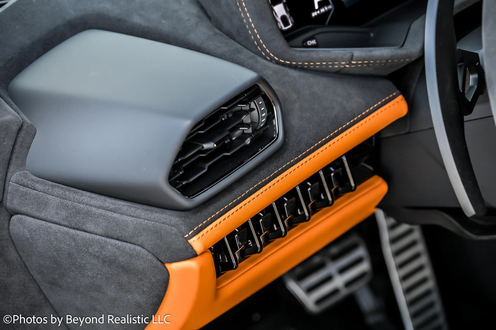 mph028_3270942228_Used_2024_Lamborghini_Huracan_Tecnica_1757145928_aacef34a31