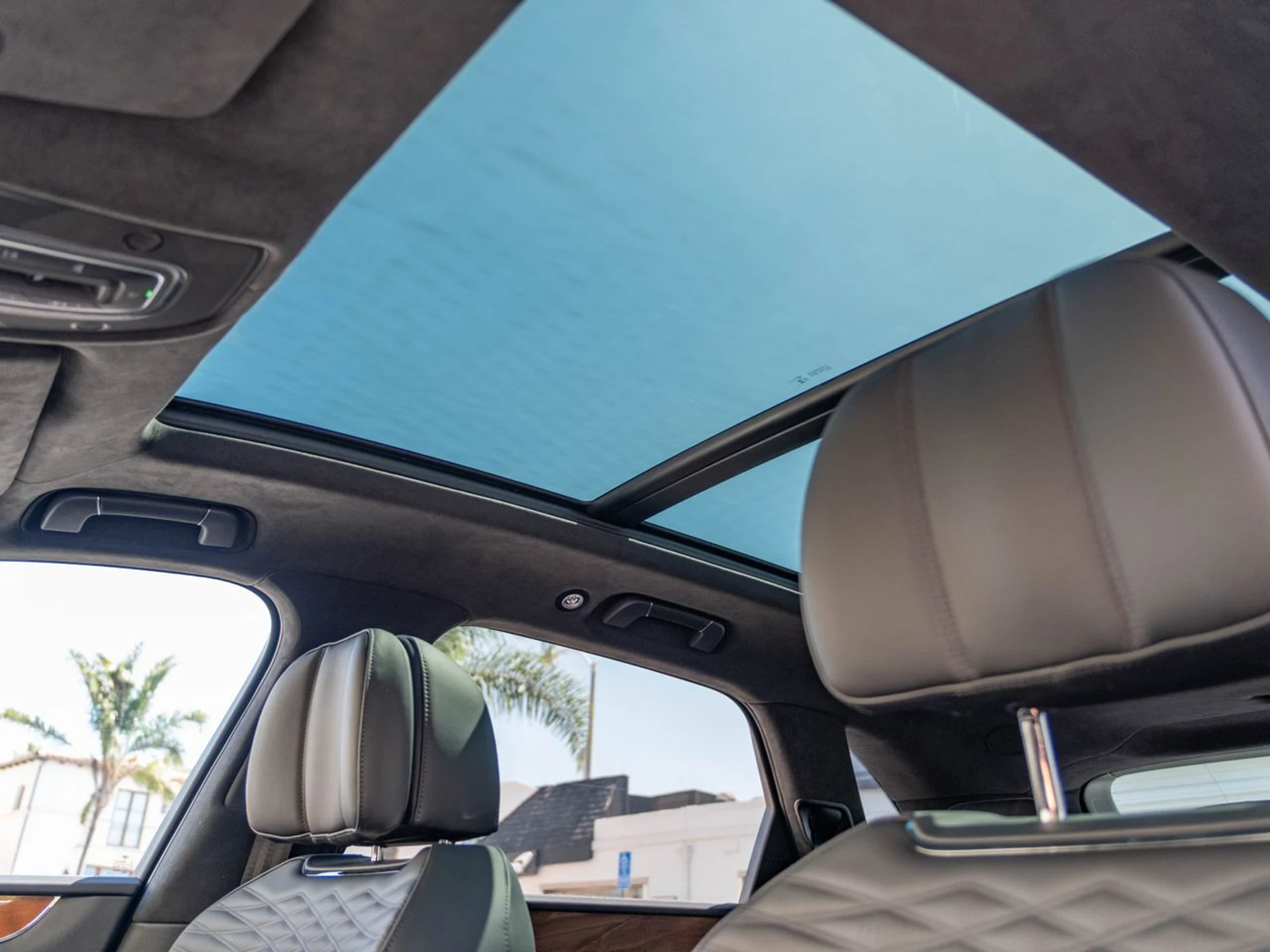 mph028_3274646725_e2ed65ff6e9622e0a0cade95554745ffx_5299b94728