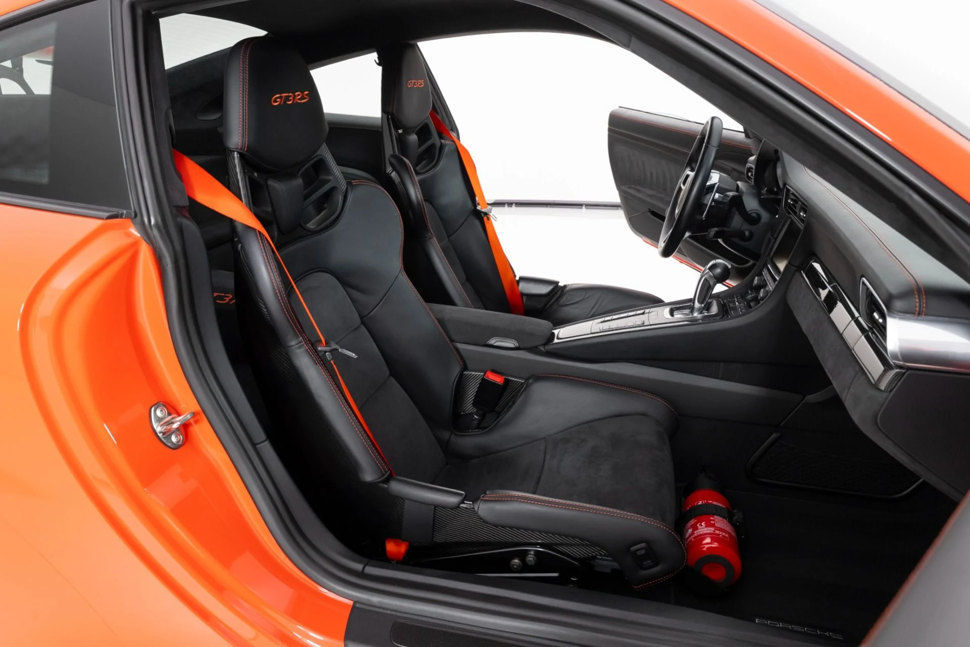 mph028_3276138339_Used_2016_Porsche_911_GT_3_RS_1754423351_0c0e9ddf18