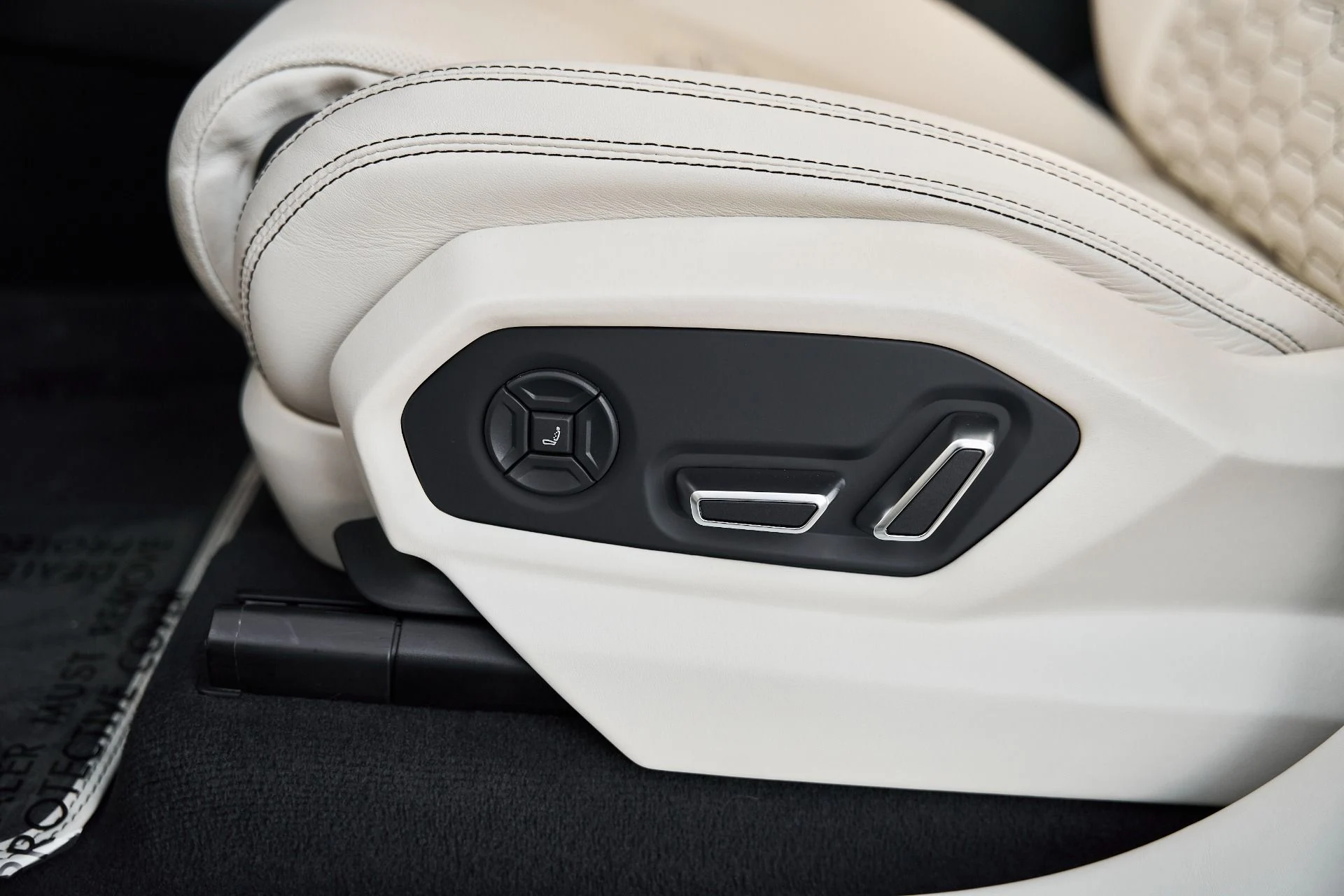 mph028_327863765_Used_2021_Lamborghini_Urus_1771117244_ae3d50d41e