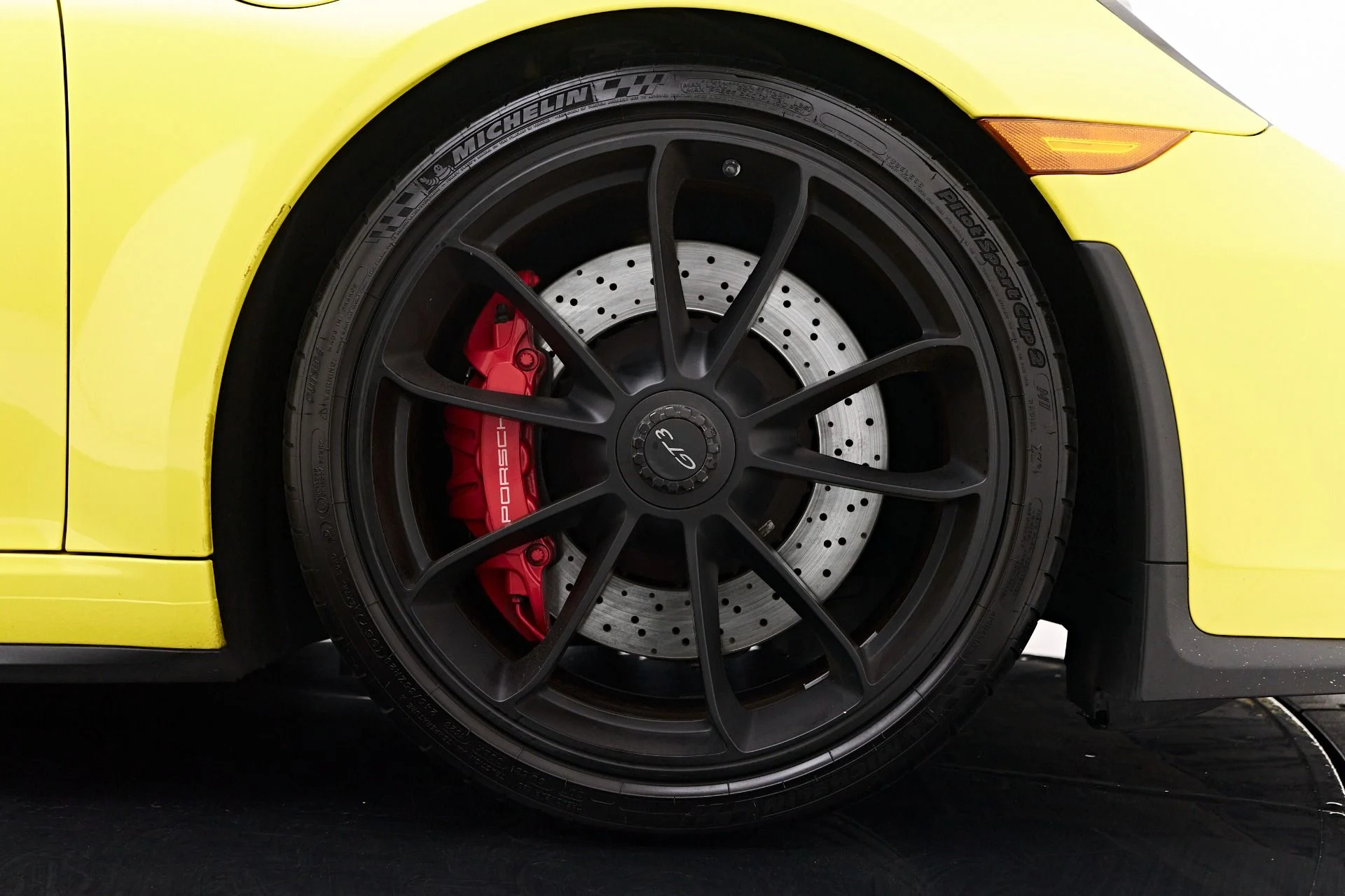 mph028_3279891470_Used_2018_Porsche_911_GT_3_1755896693_435817c3f6