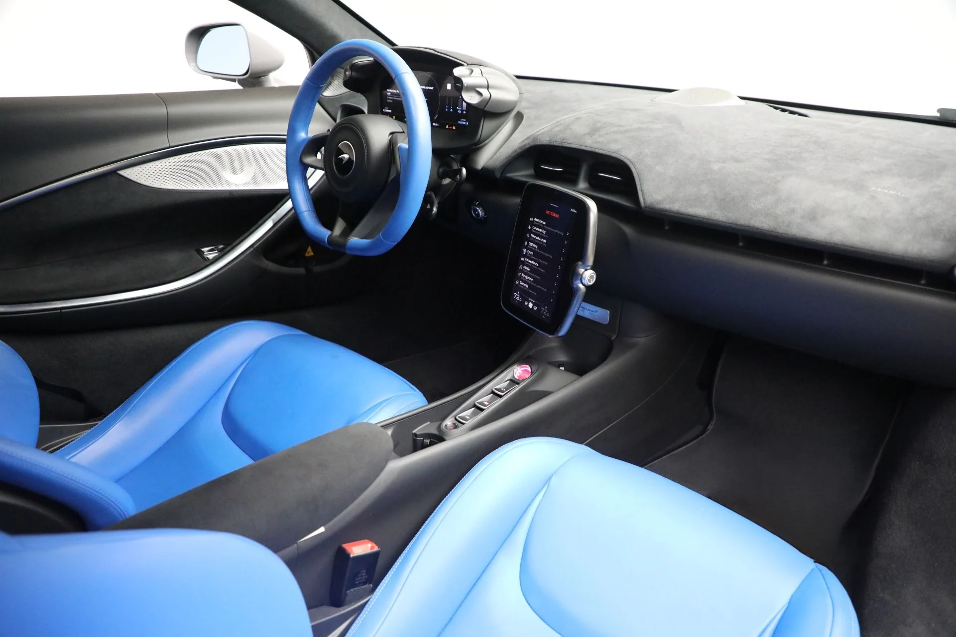 mph028_3282139219_Used_2023_Mc_Laren_Artura_e781df5942