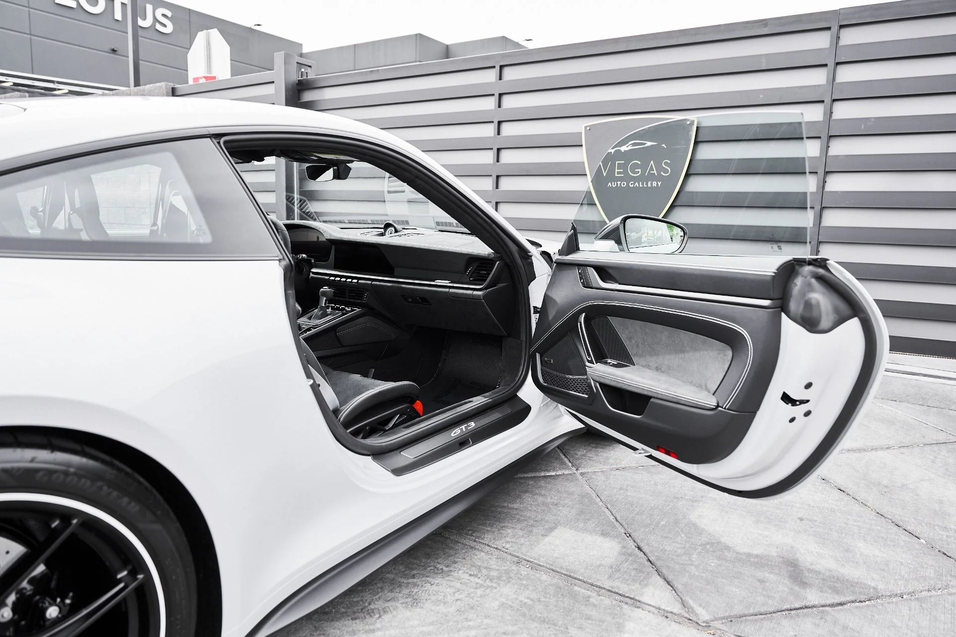 mph028_3290328230_Used_2026_Porsche_911_GT_3_1774923025_bdfb6b5ed3