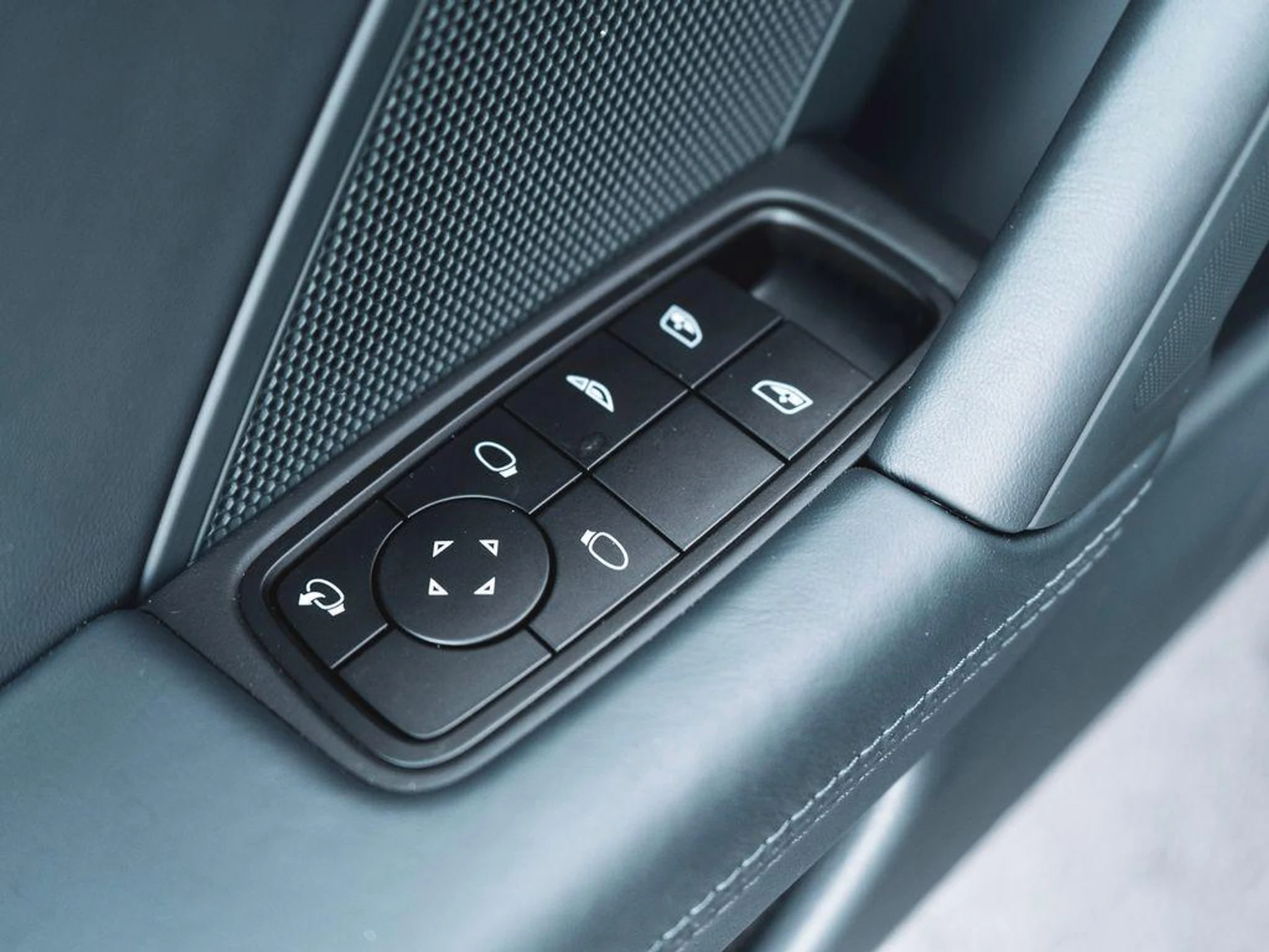 mph028_3295308557_8oe_W1_W_Jveu_8w_Lt_S_0_Agz8_DQ_Kww_3158c0784f