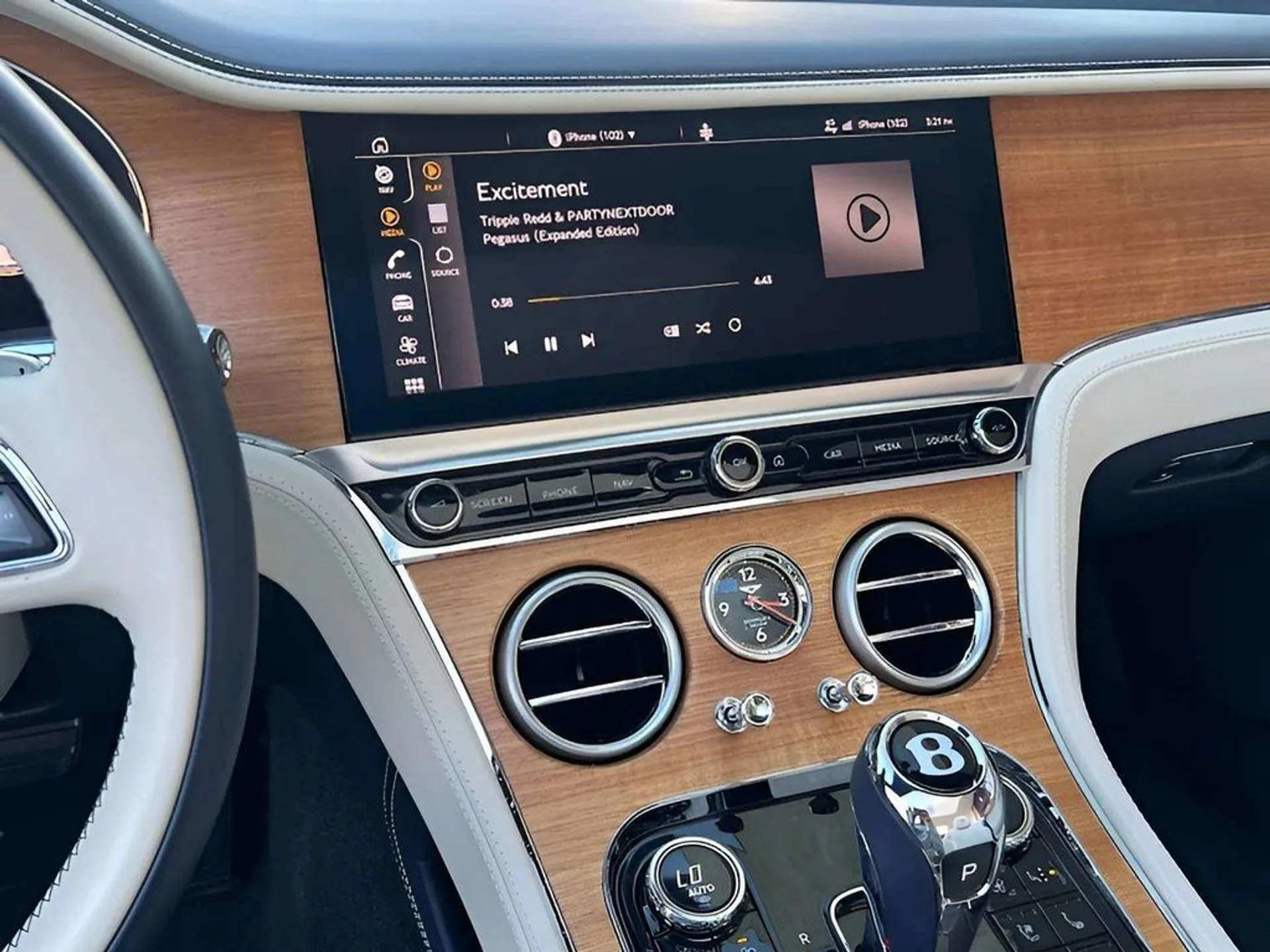 mph028_3299657032_c0c8be969b29869a4d814267327885f1x_097347026c